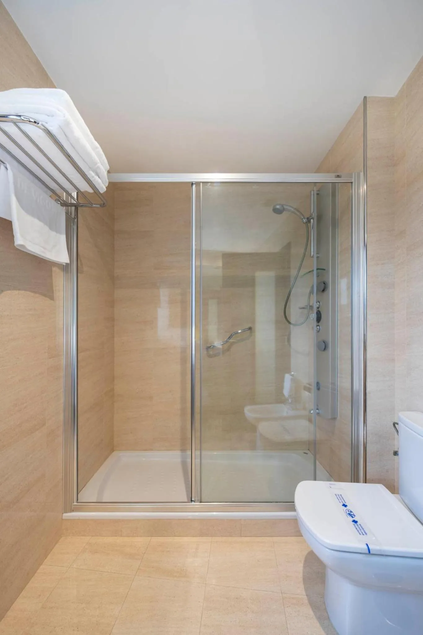 Shower in Hotel Coia de Vigo