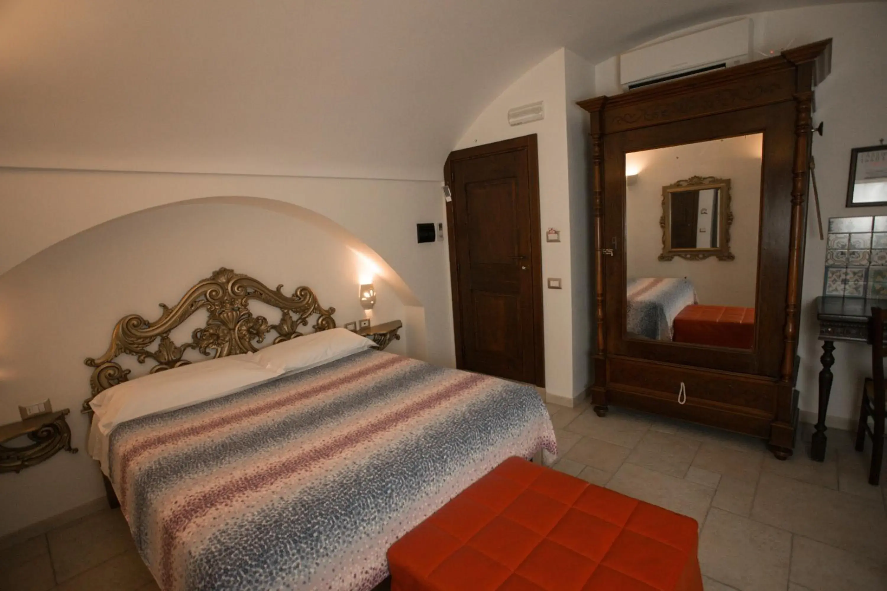 Double Room with Balcony in B&B Del Castelvecchio Double Room with Balcony in B&B Del Castelvecchio