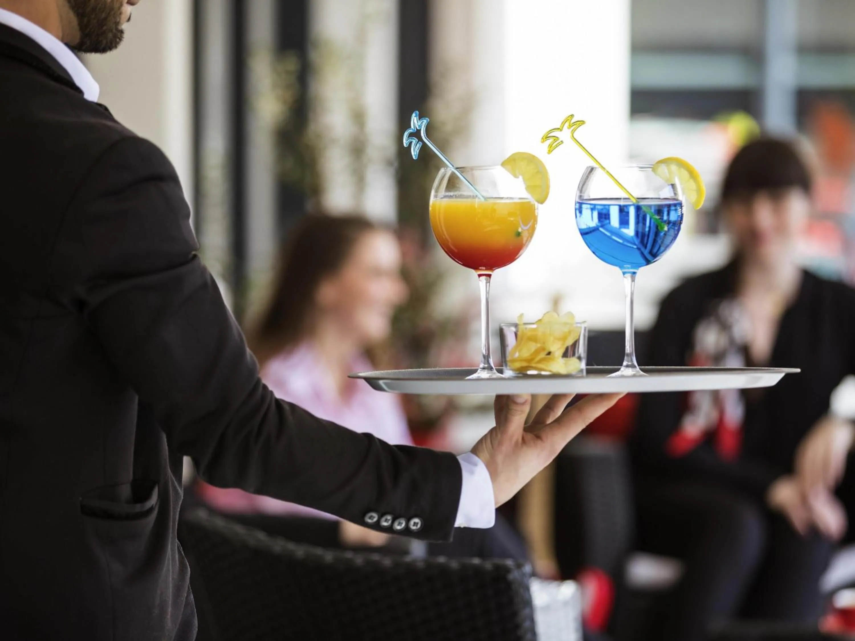 Lounge or bar in ibis Saint Quentin en Yvelines - Vélodrome