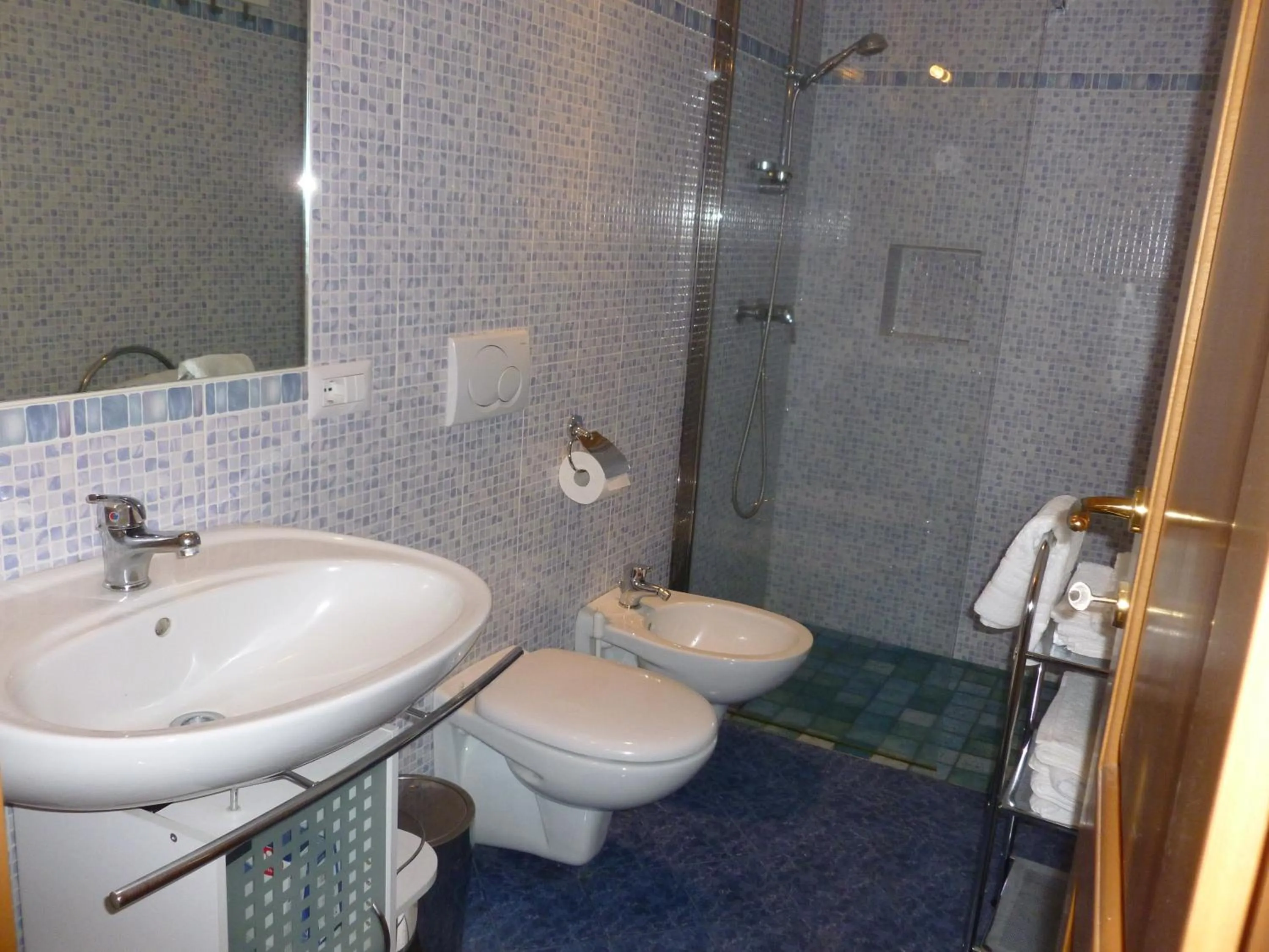 Shower in B&B Antica Corte