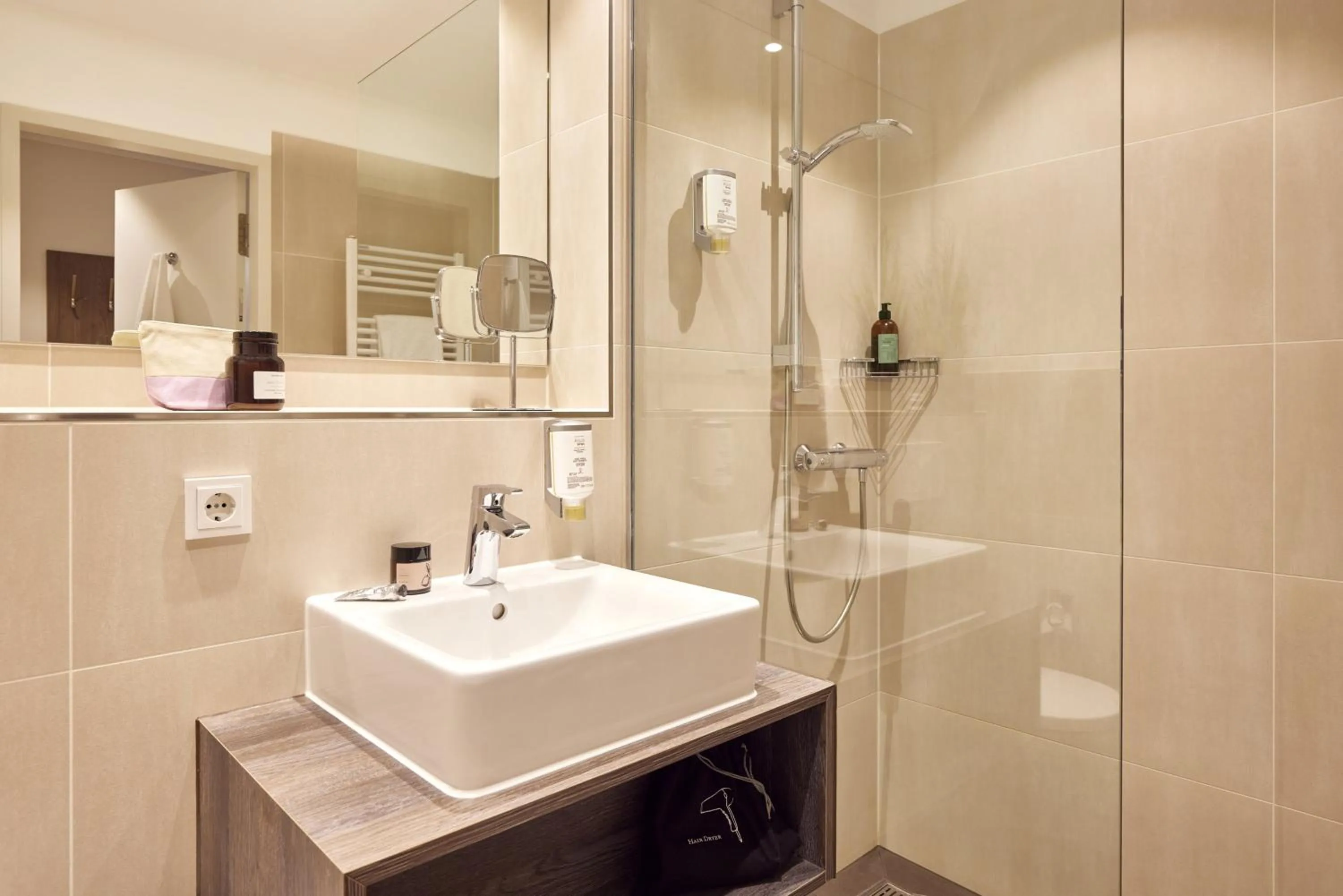 Shower in Appartello Smarttime living Hamburg