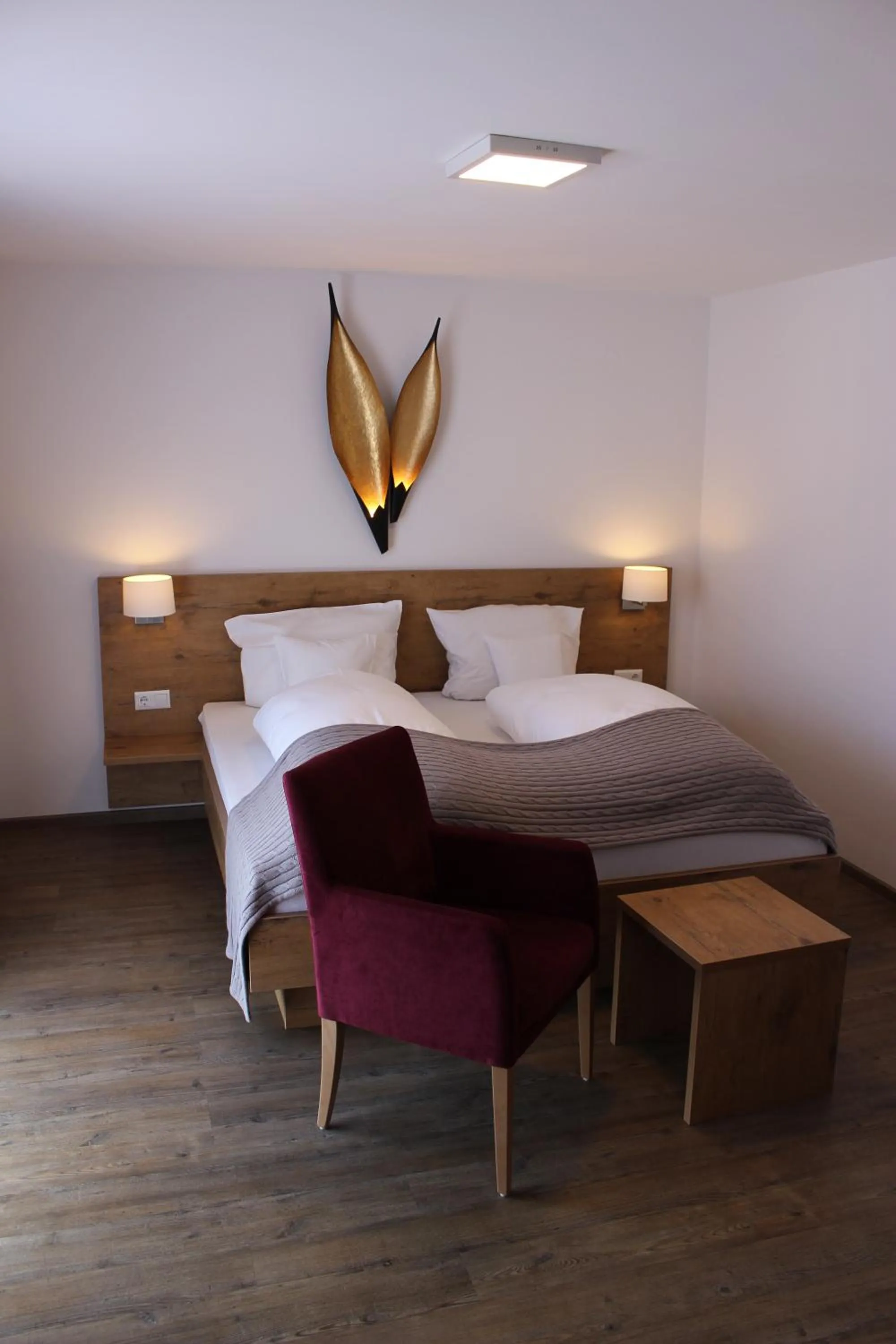 Photo of the whole room, Bed in Gasthof und Pension zum Löwen