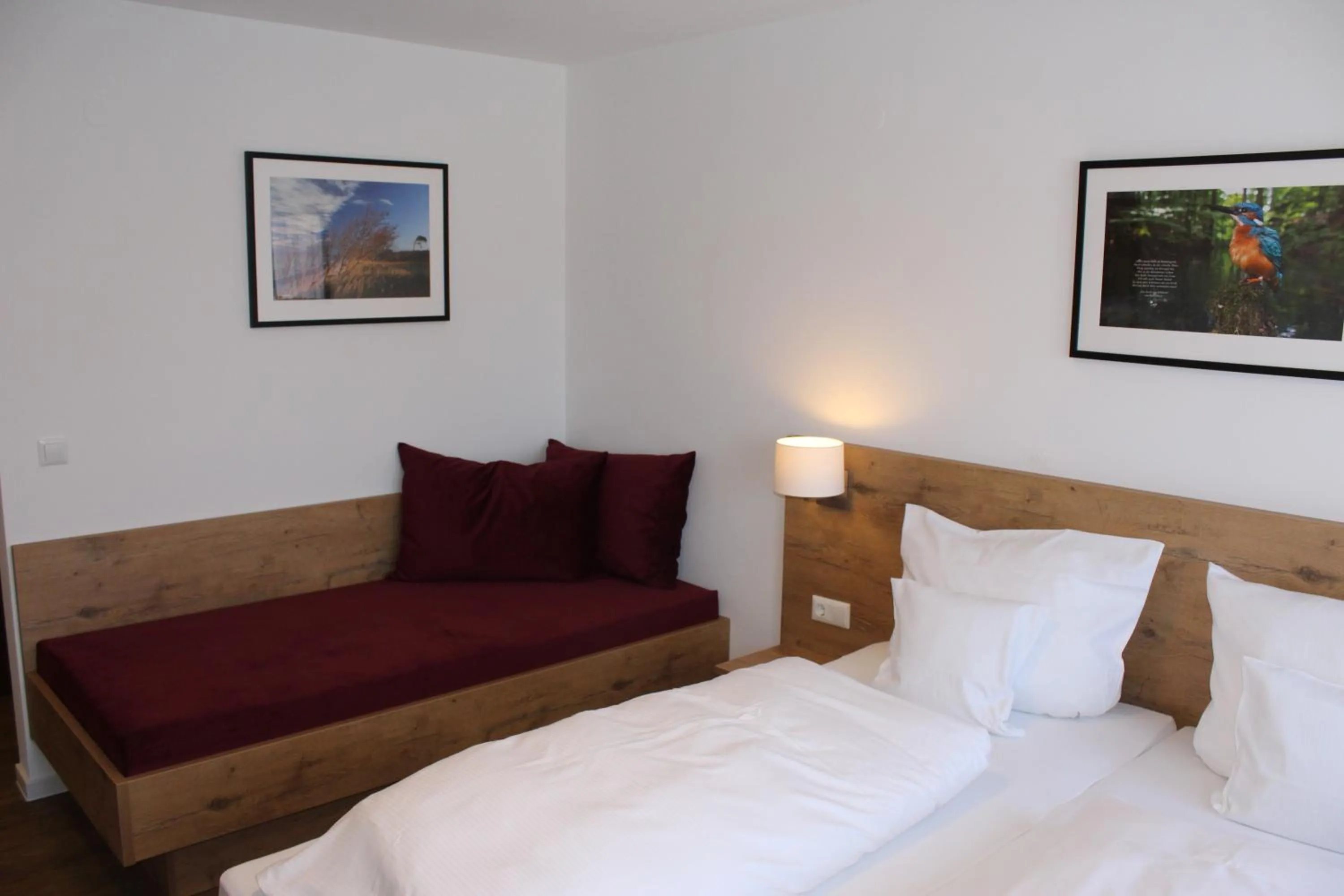 Photo of the whole room, Bed in Gasthof und Pension zum Löwen