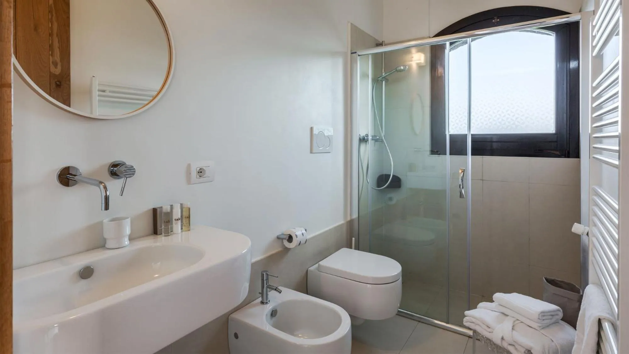 Talè Restaurant & Suite