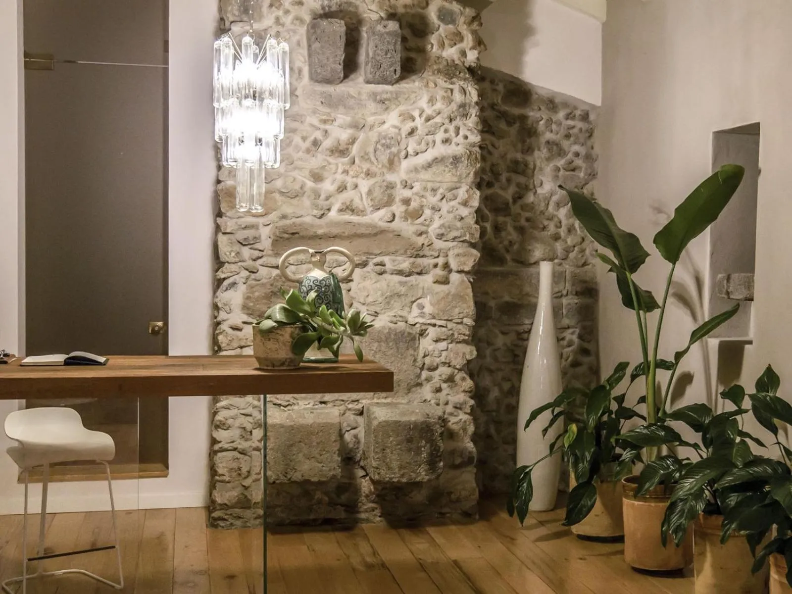 Talè Restaurant & Suite