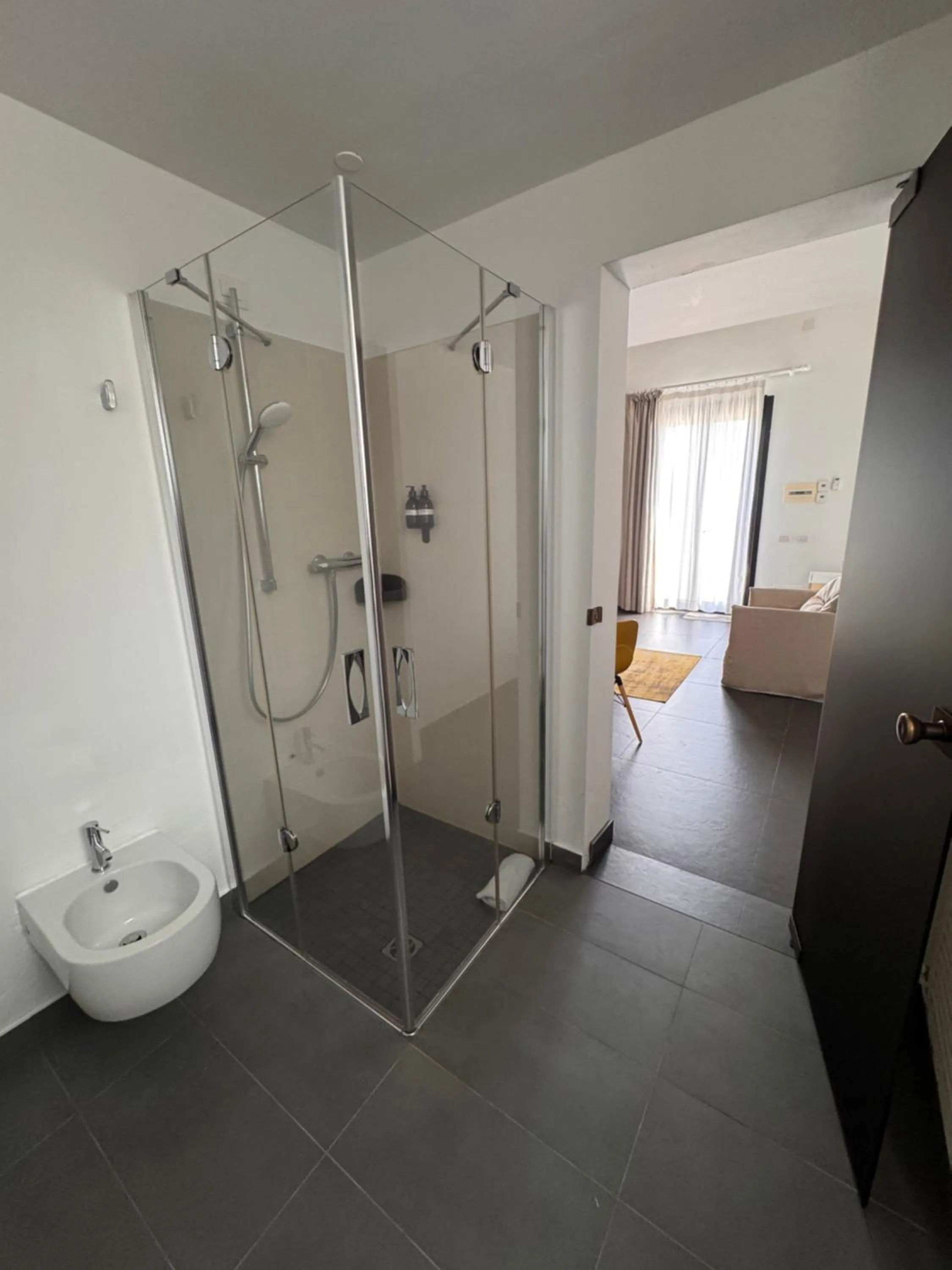 Talè Restaurant & Suite