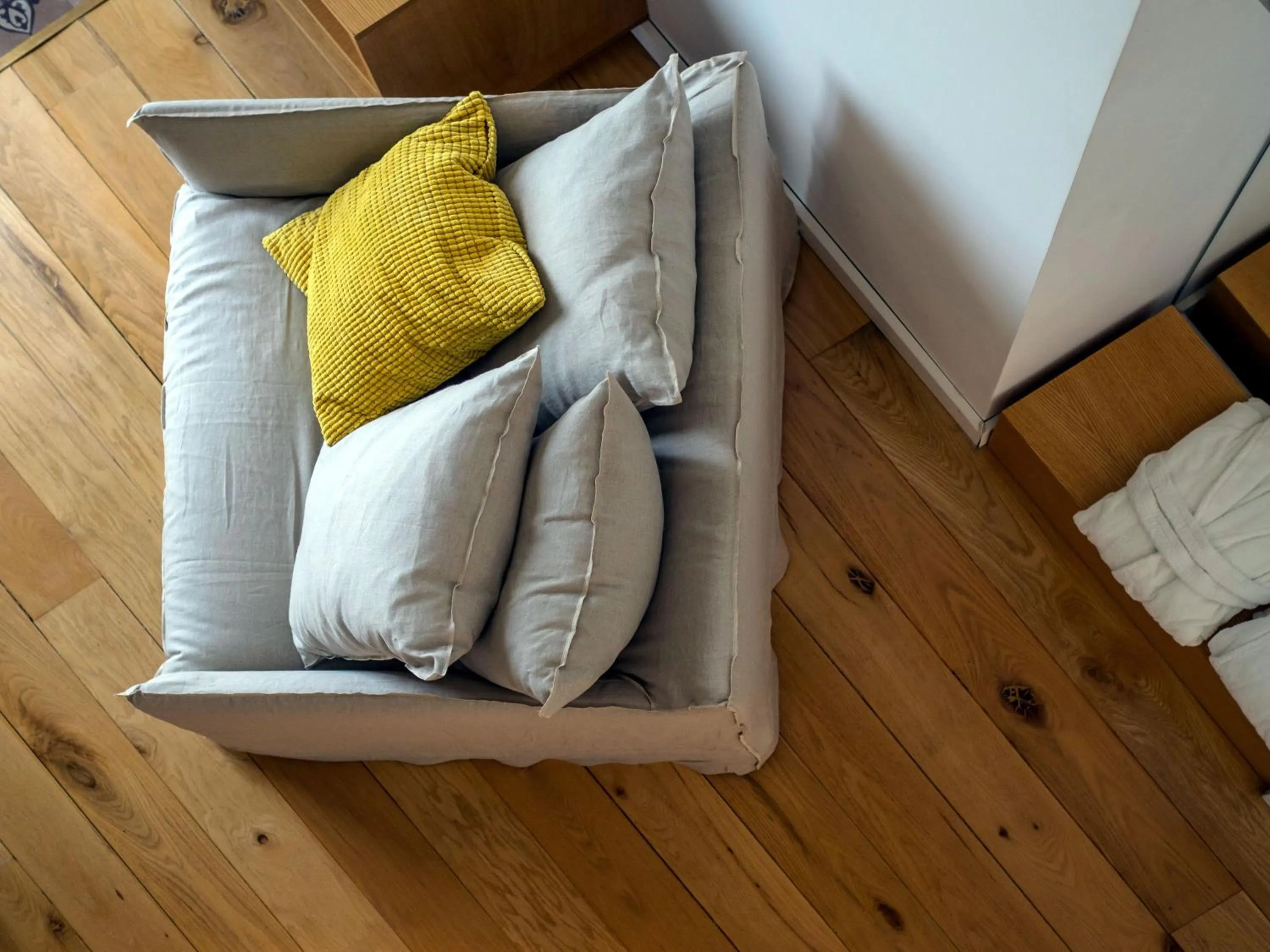 Bed in Talè Restaurant & Suite