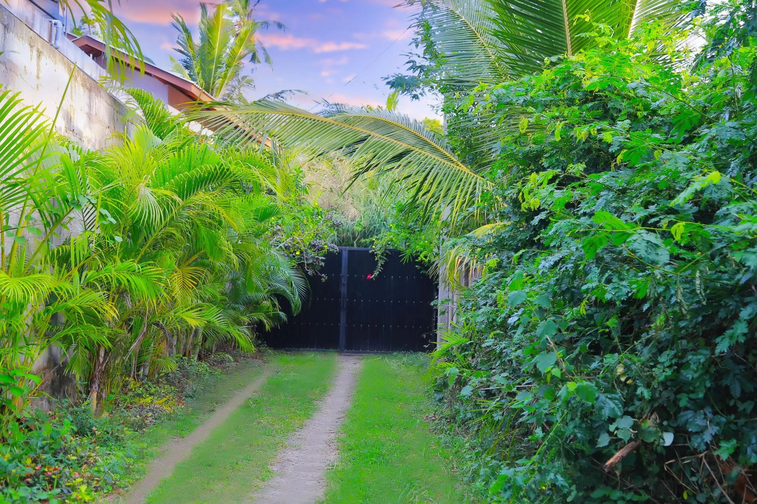 Facade/entrance in Eagle Homestay