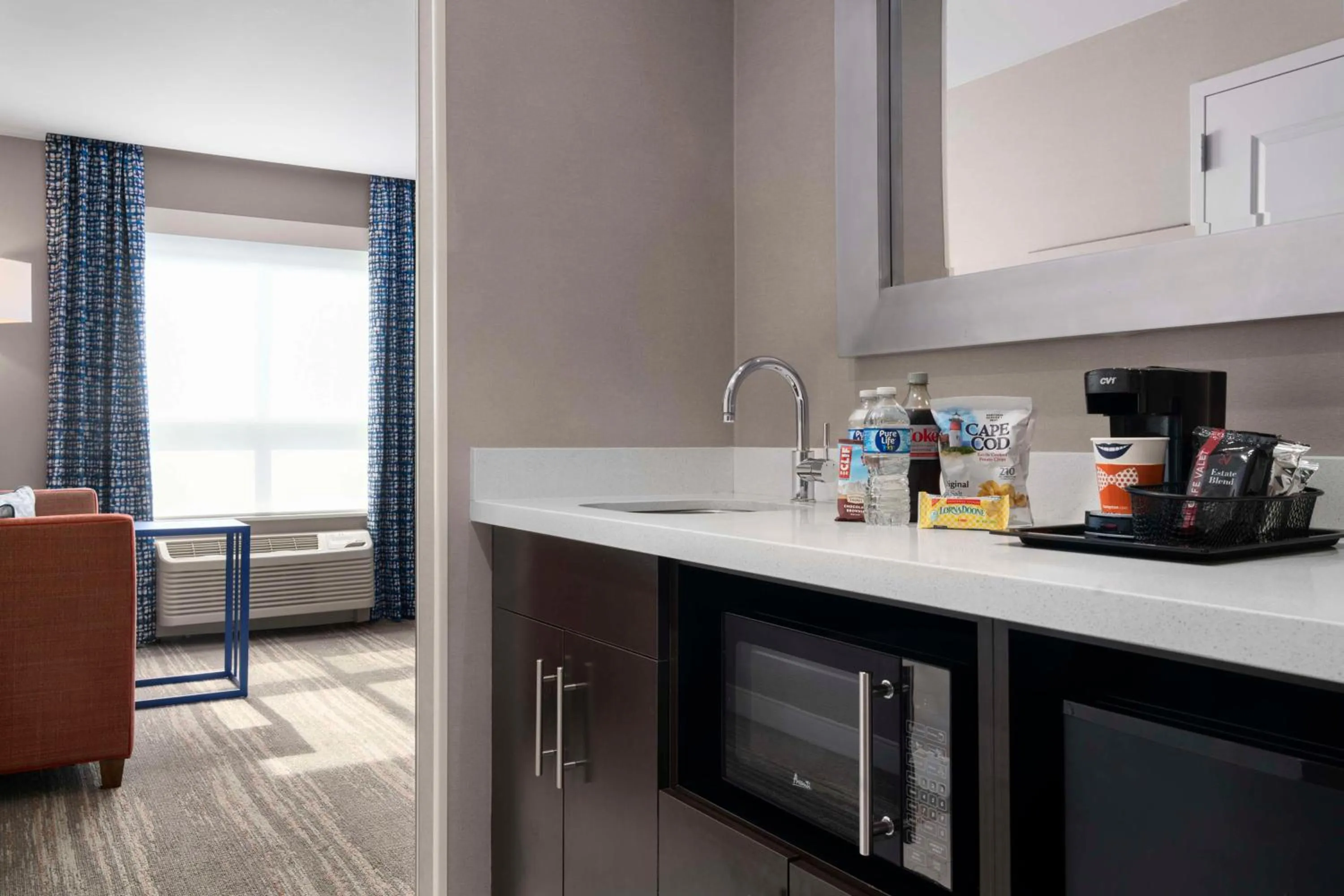 Photo of the whole room in Hampton Inn & Suites-Worcester, MA