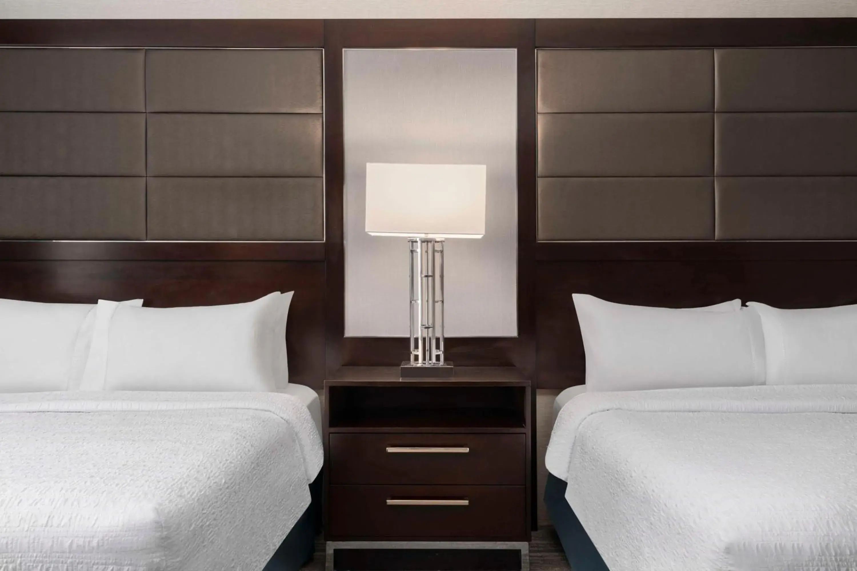 Bed in Hampton Inn & Suites-Worcester, MA Bed in Hampton Inn & Suites-Worcester, MA