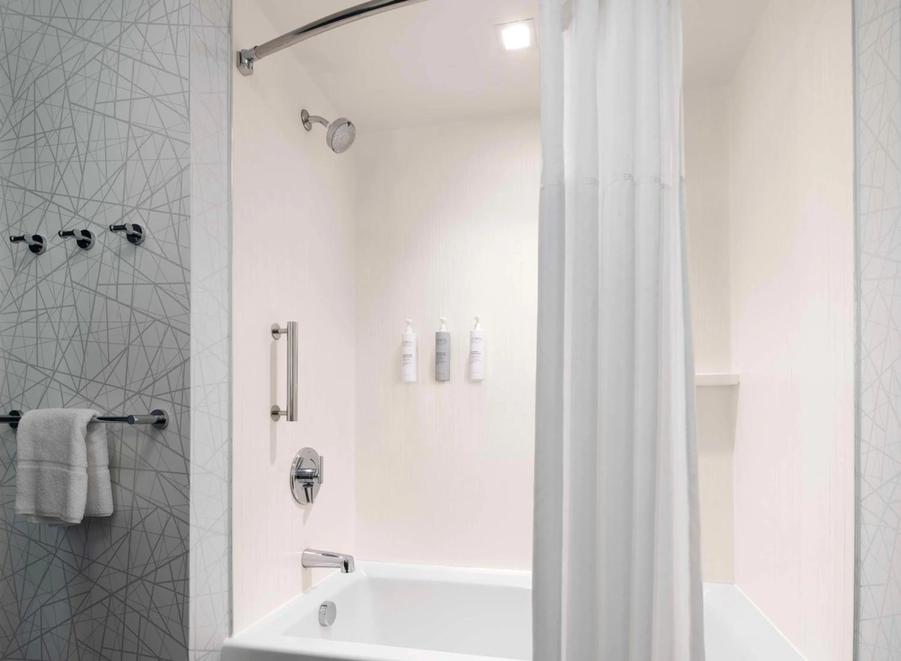 Bathroom in Hampton Inn & Suites-Worcester, MA