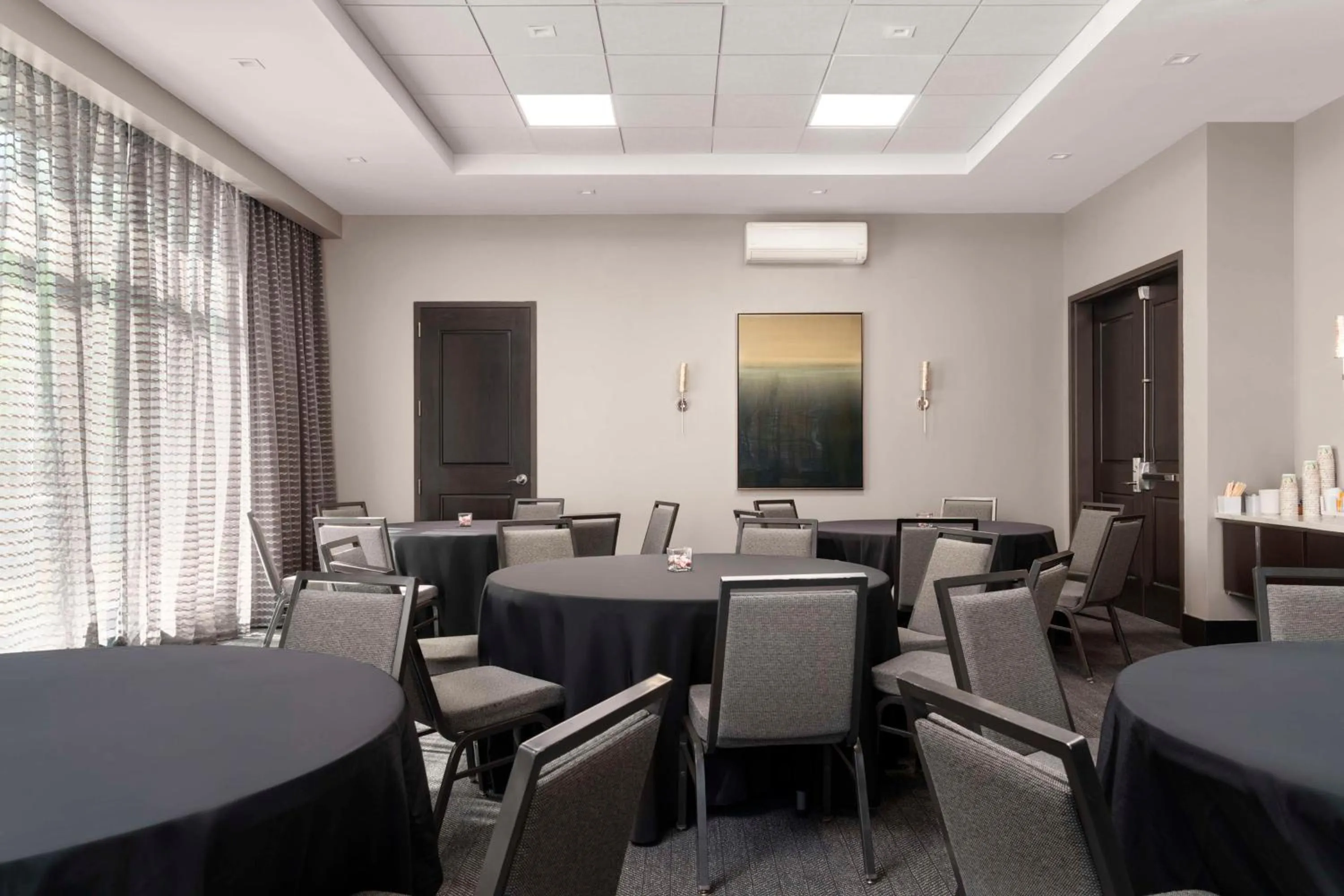 Meeting/conference room in Hampton Inn & Suites-Worcester, MA