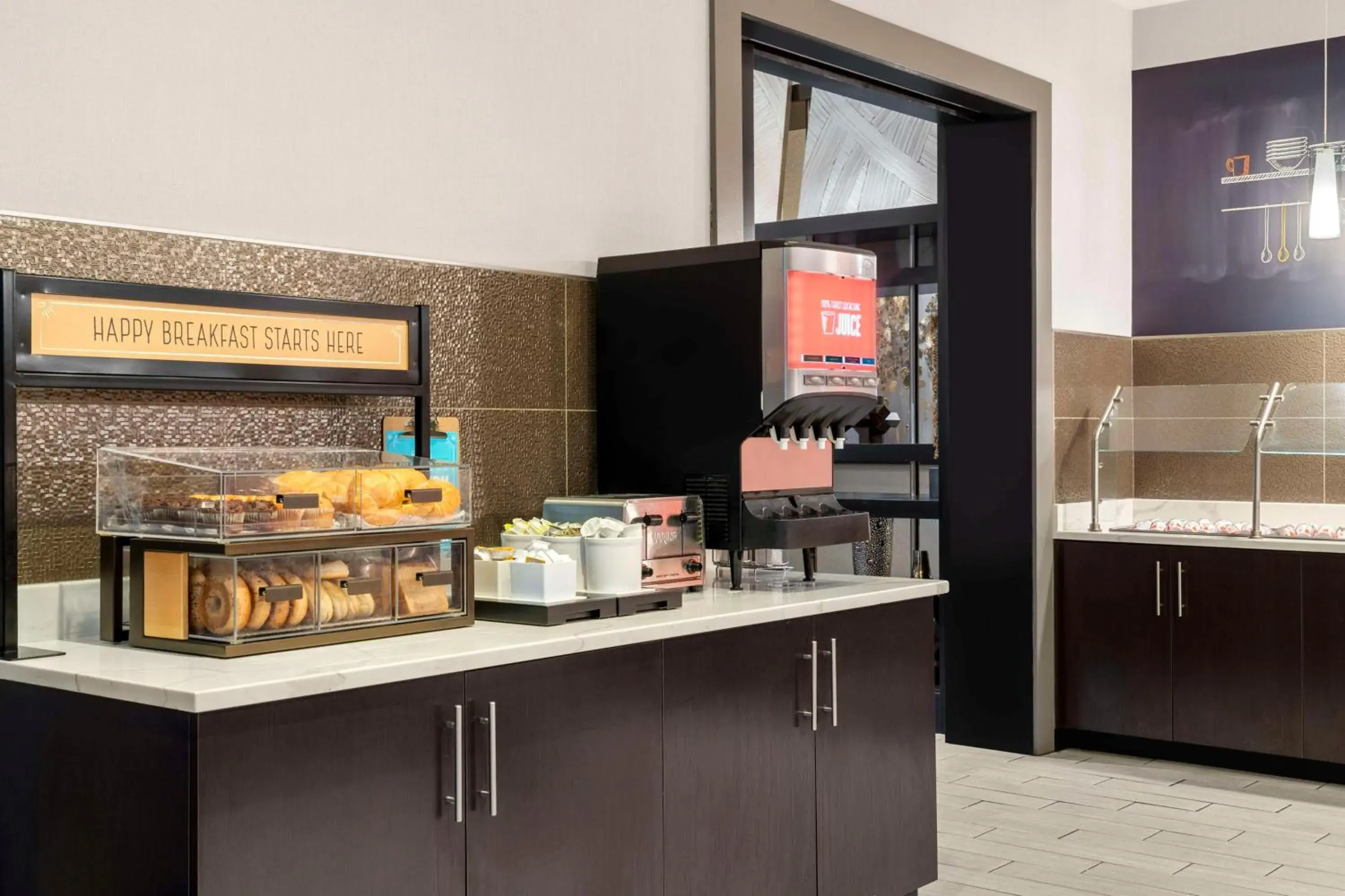 Breakfast in Hampton Inn & Suites-Worcester, MA Breakfast in Hampton Inn & Suites-Worcester, MA