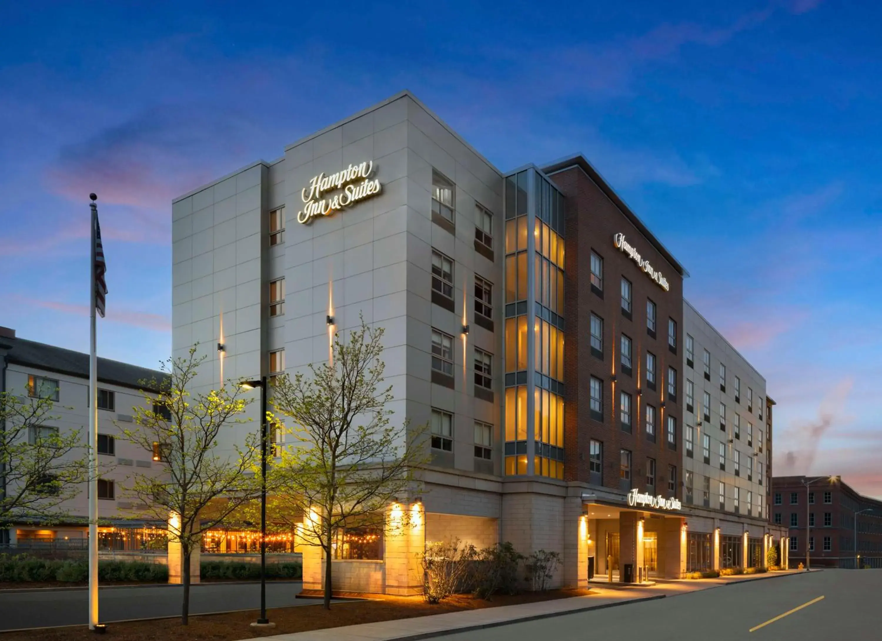 Property building in Hampton Inn & Suites-Worcester, MA Property building in Hampton Inn & Suites-Worcester, MA