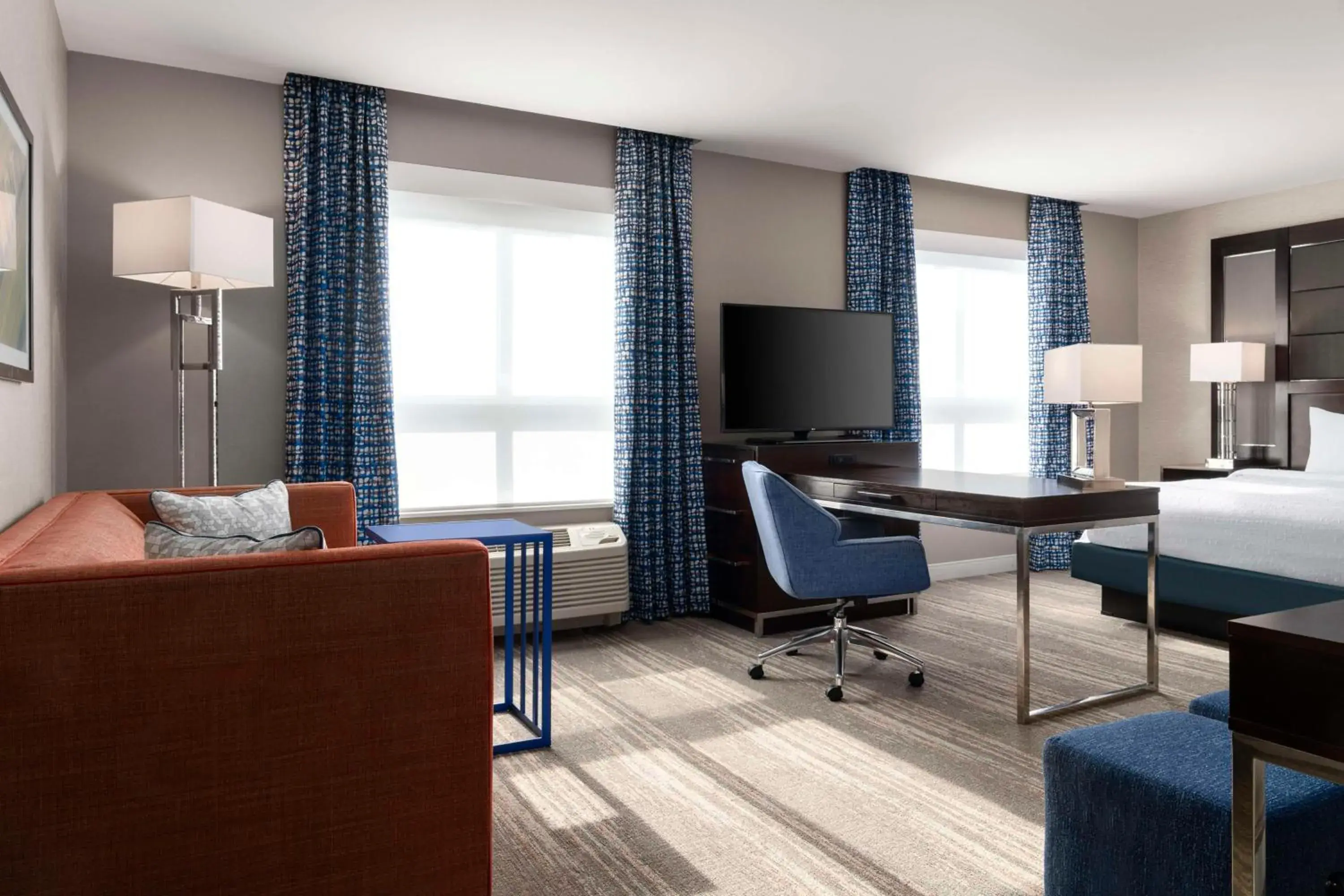 King Studio Suite in Hampton Inn & Suites-Worcester, MA King Studio Suite in Hampton Inn & Suites-Worcester, MA