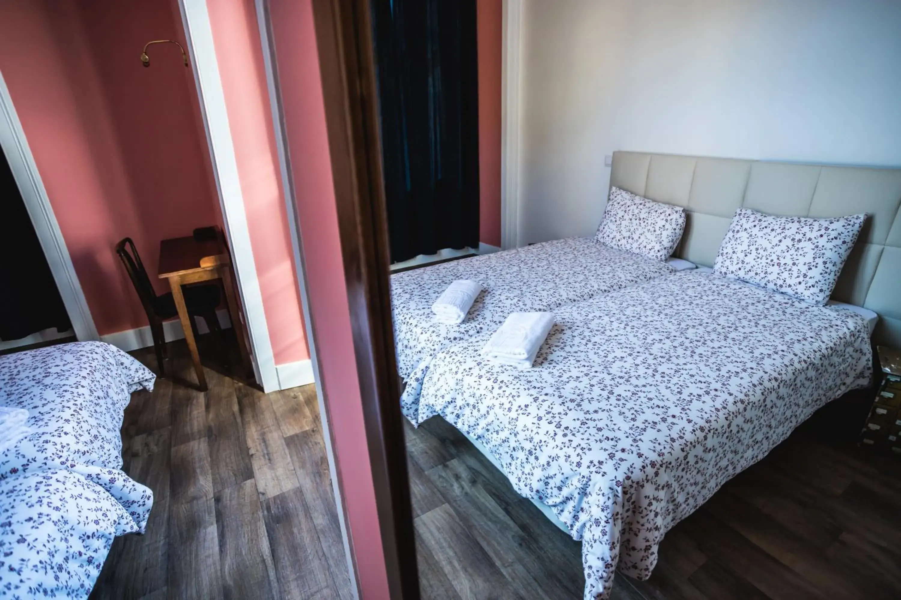 Superior Twin Room with Balcony and City View in Home Lisbon Hostel Superior Twin Room with Balcony and City View in Home Lisbon Hostel