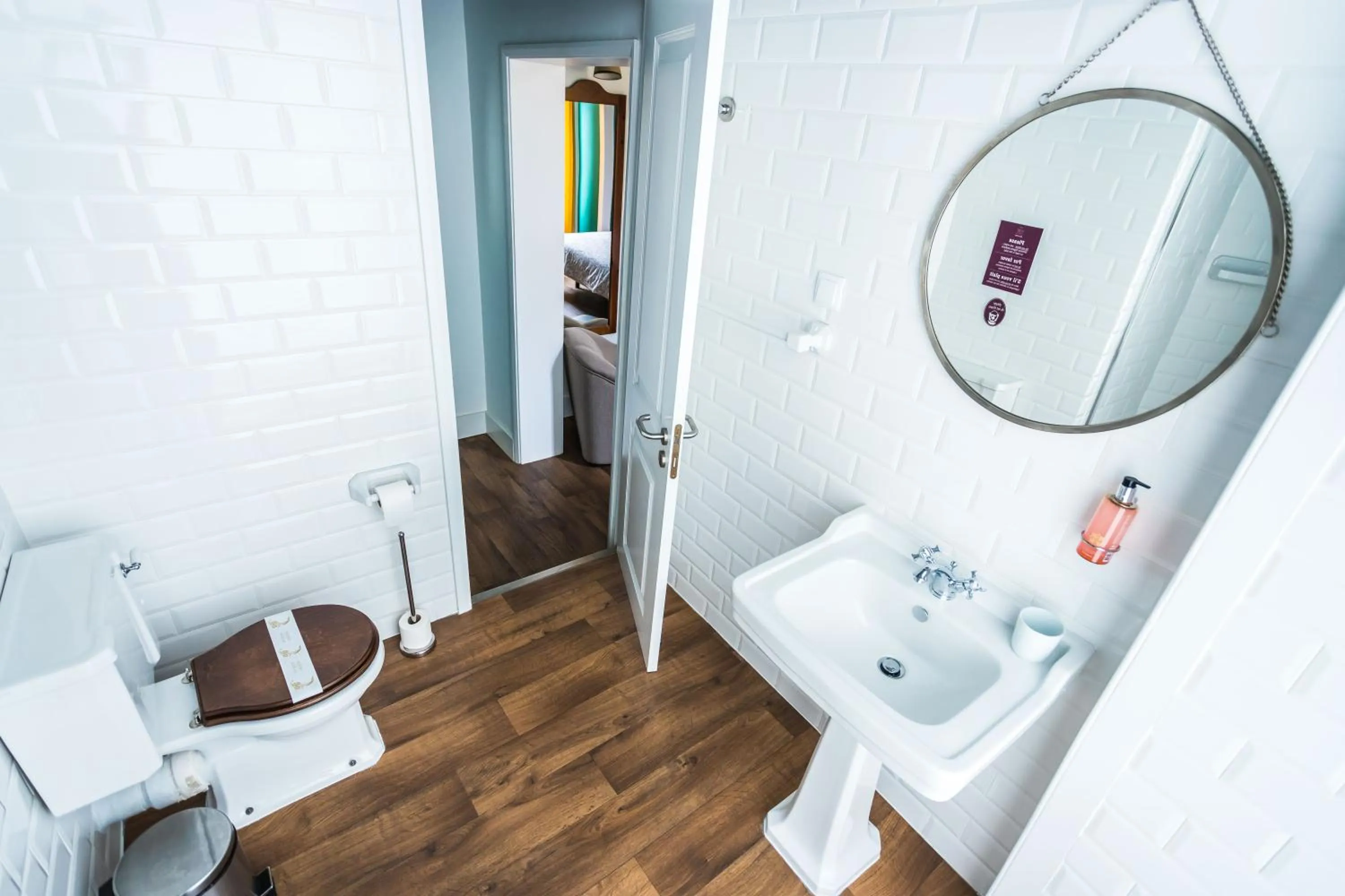 Bathroom in Home Lisbon Hostel