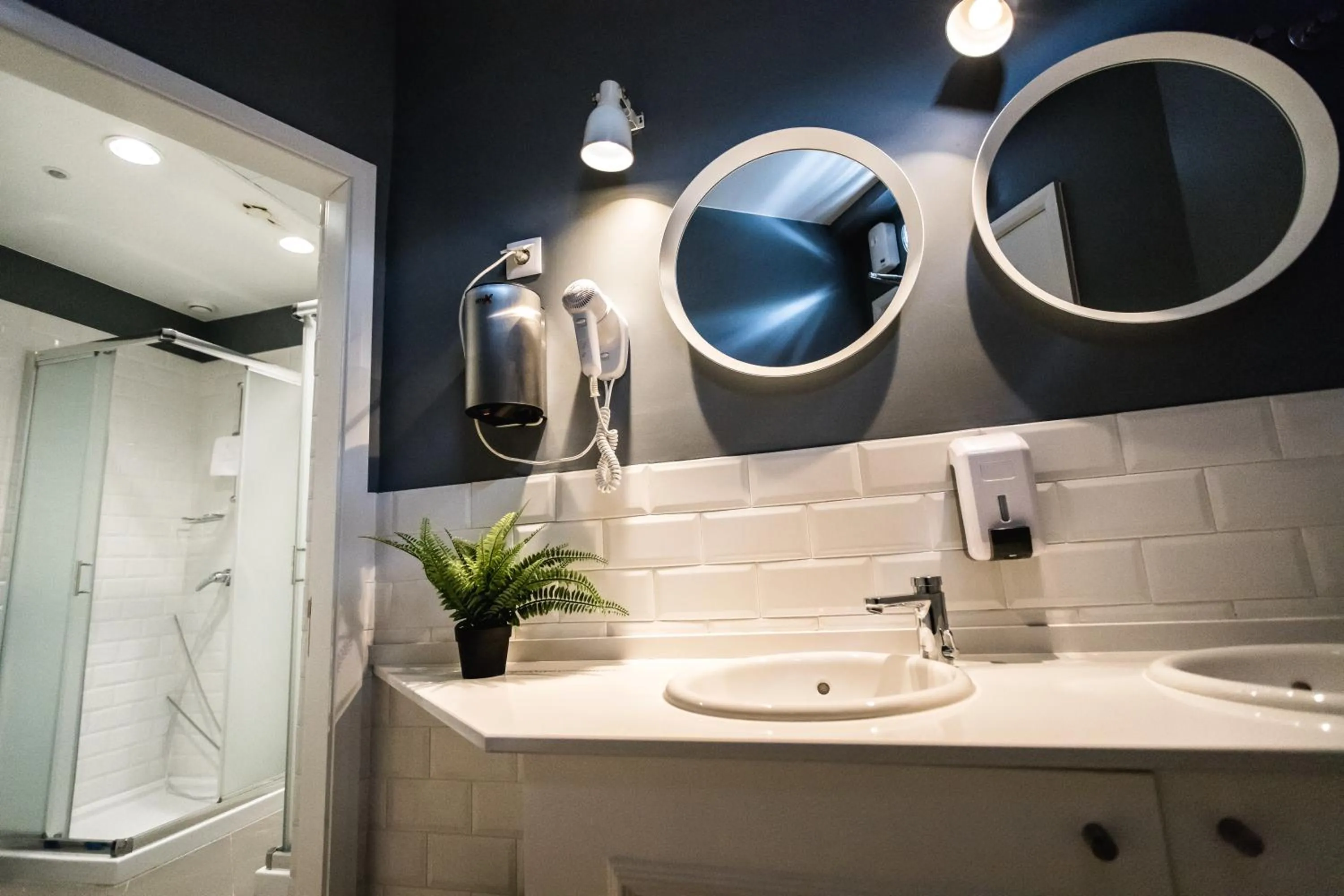 Bathroom in Home Lisbon Hostel