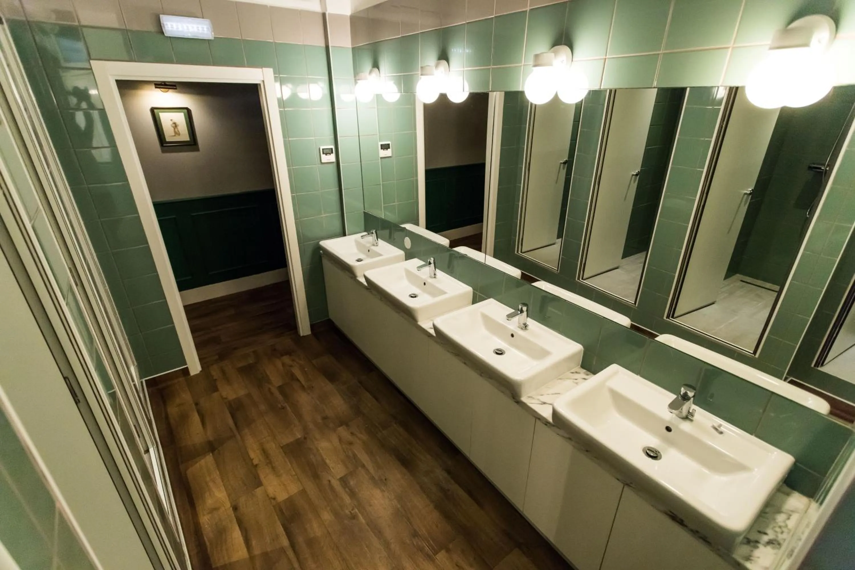 Bathroom in Home Lisbon Hostel