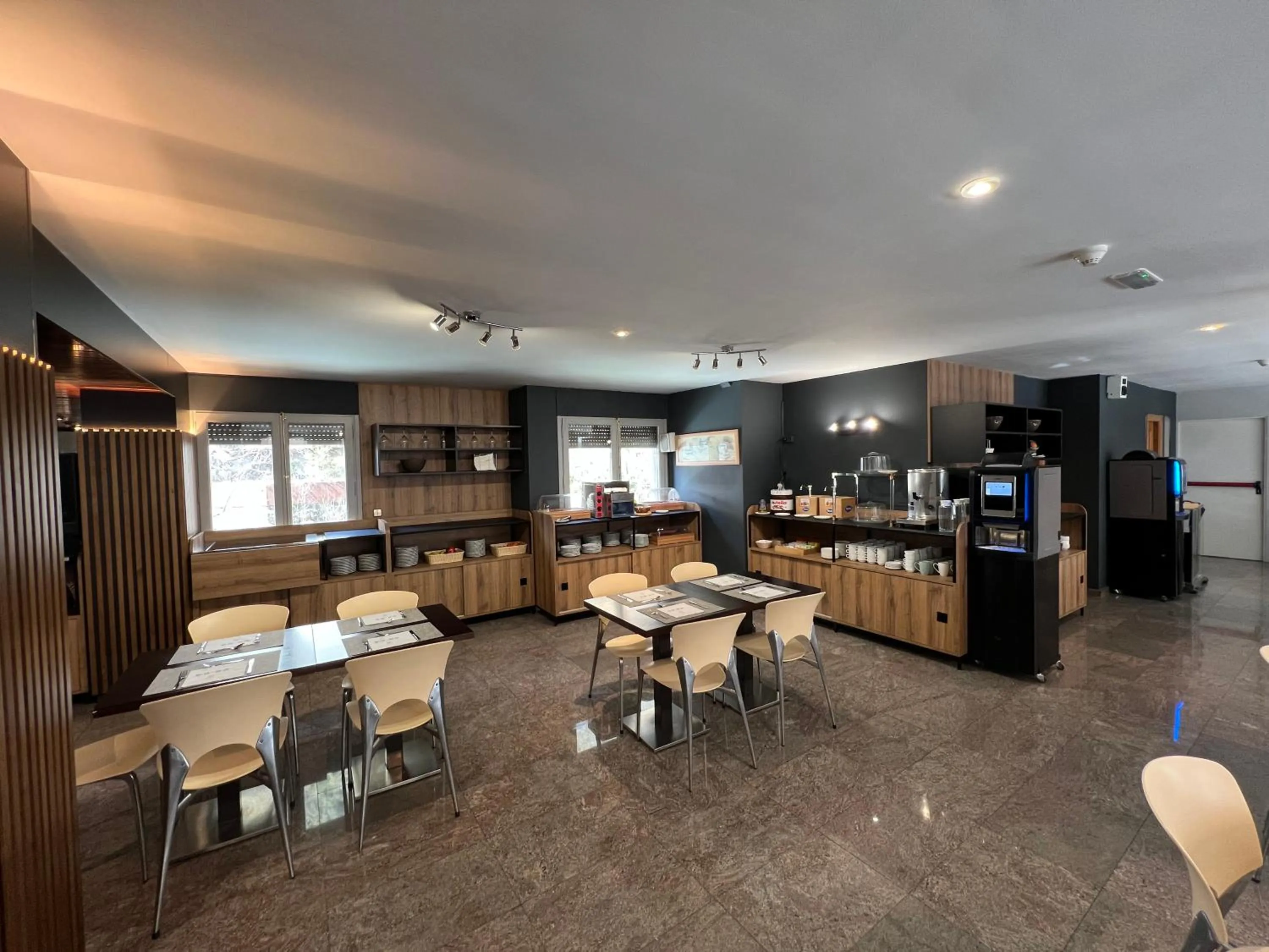 Breakfast in Yomo Imperial