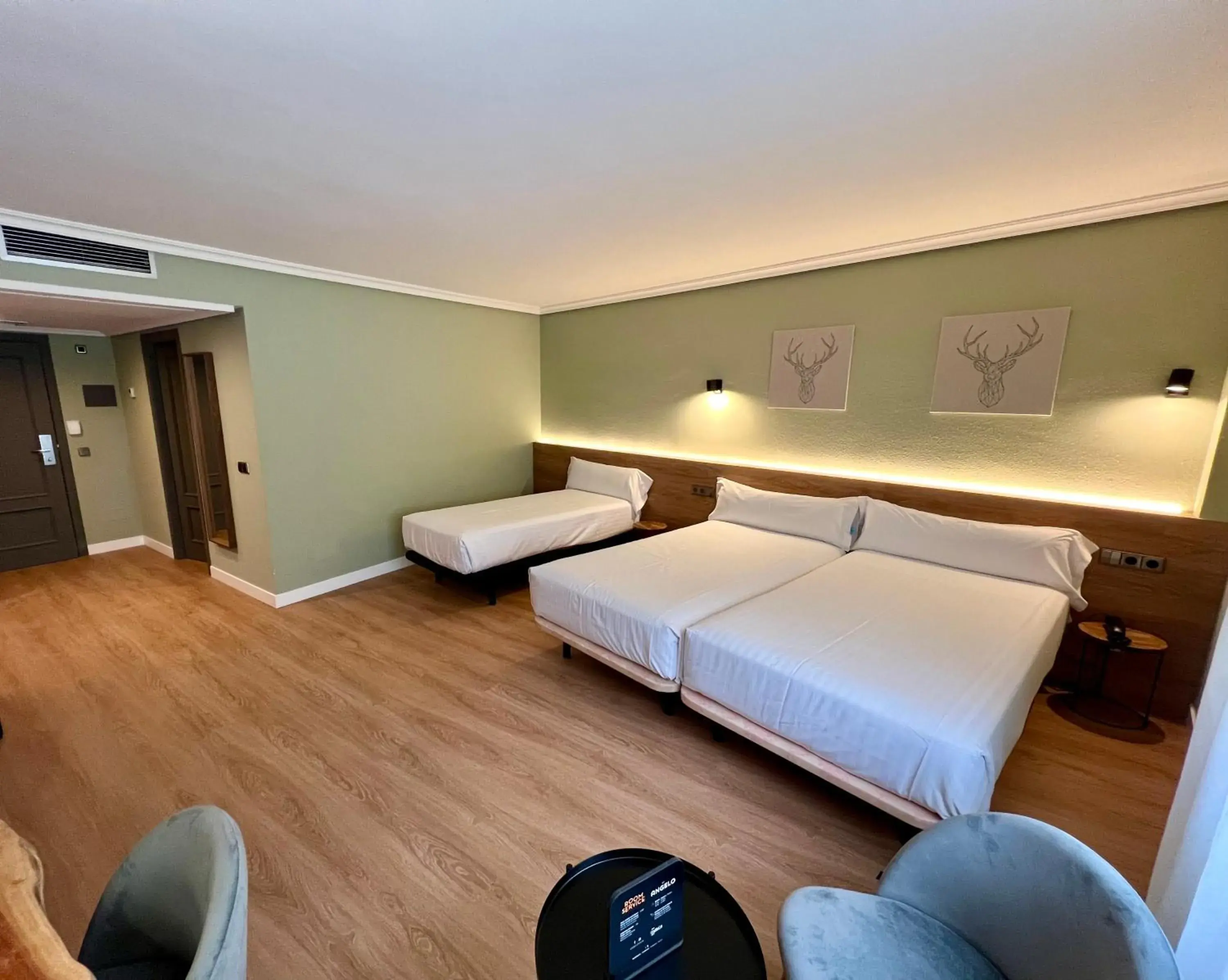 Photo of the whole room, Bed in Yomo Imperial Photo of the whole room, Bed in Yomo Imperial