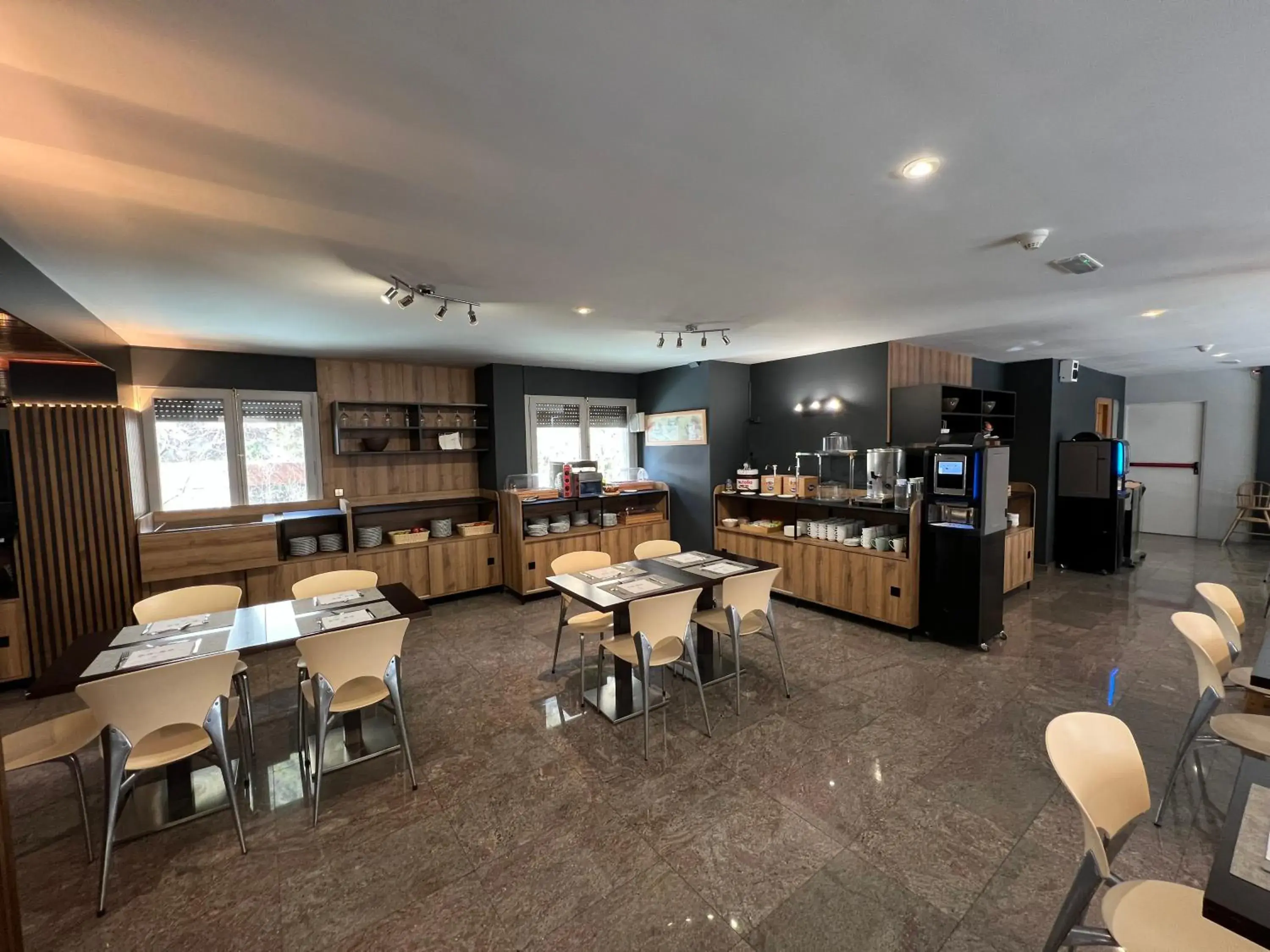 Breakfast in Yomo Imperial Breakfast in Yomo Imperial