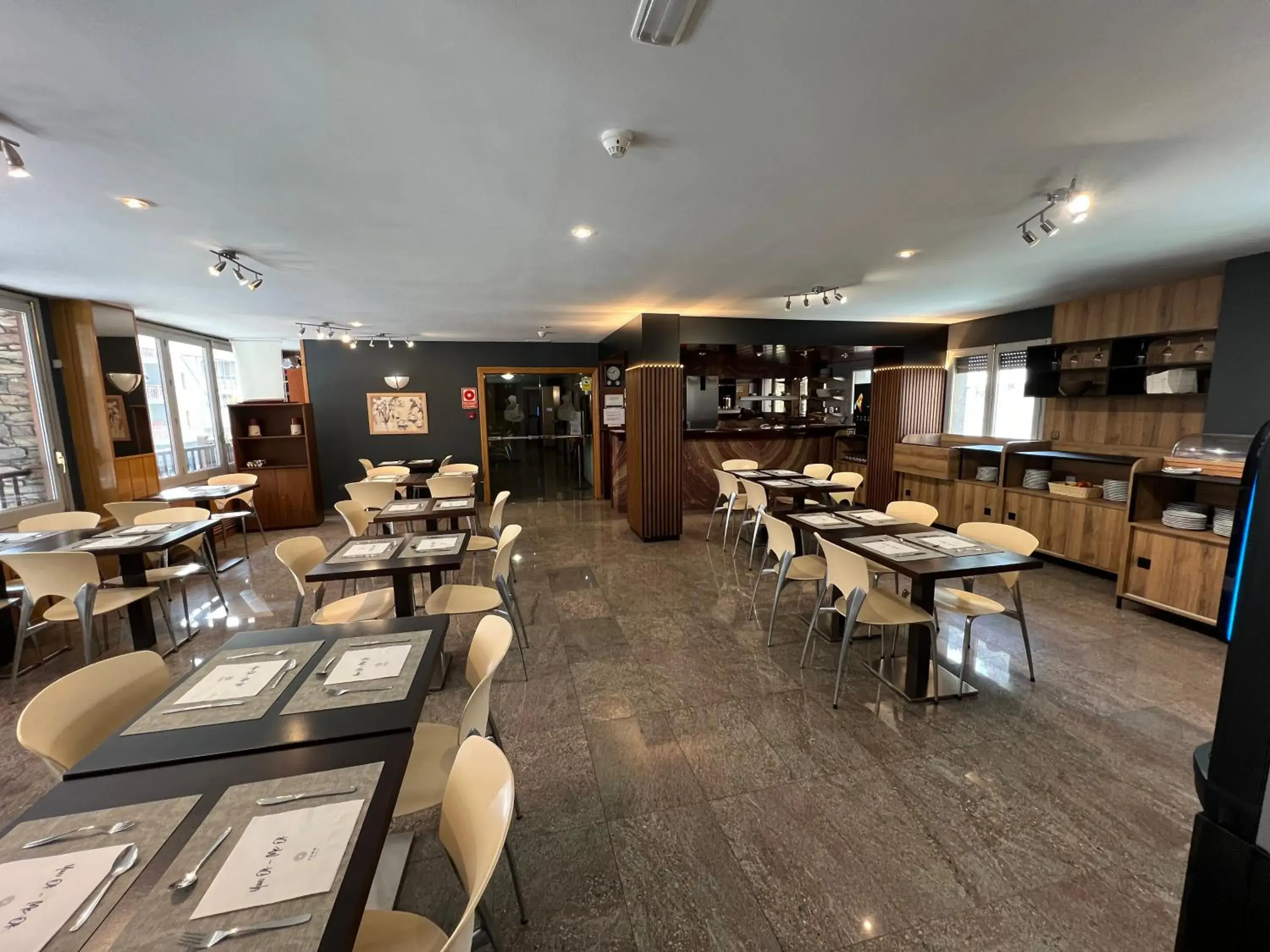 Breakfast in Yomo Imperial Breakfast in Yomo Imperial