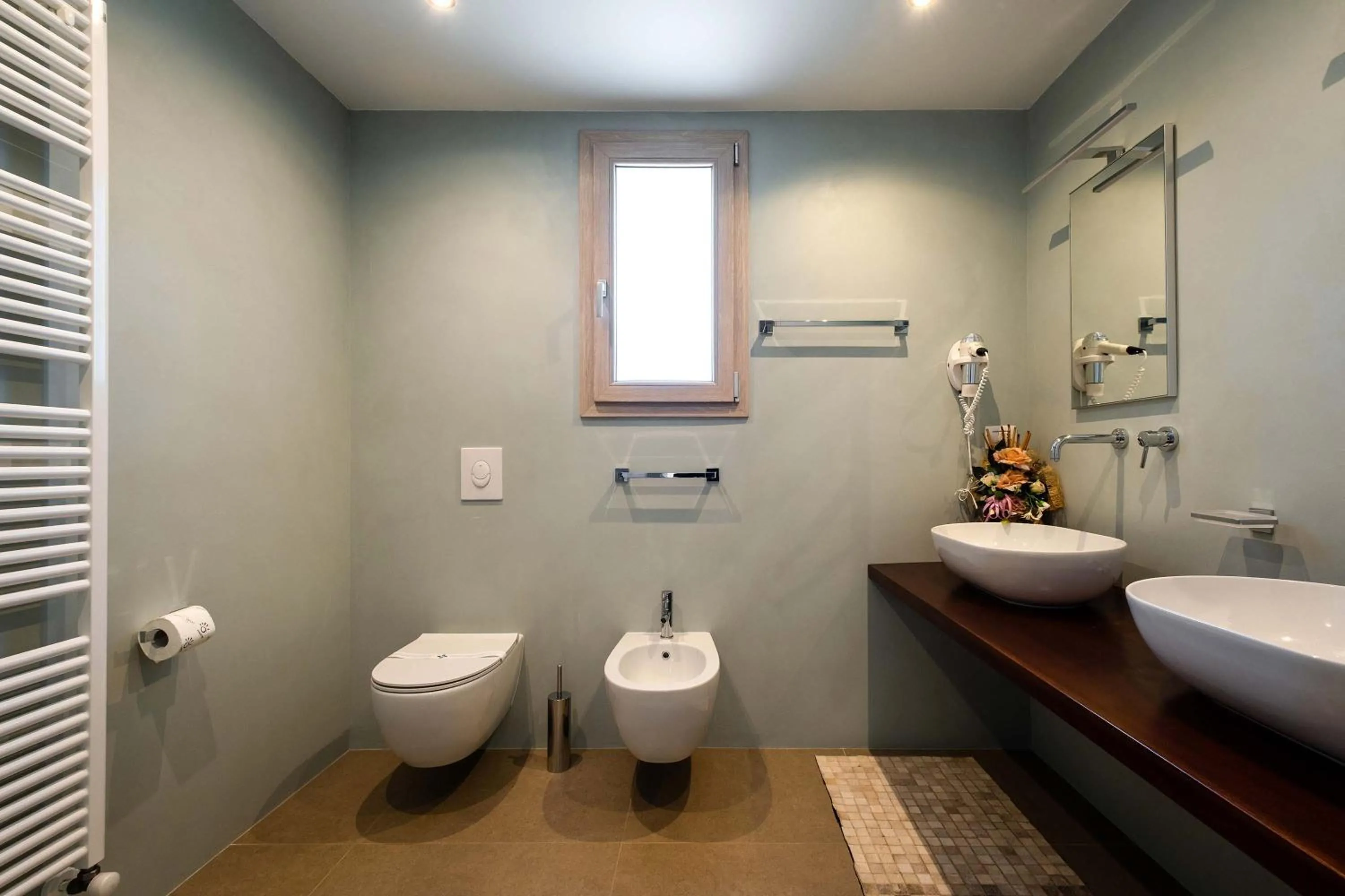Toilet in Tenuta Donna Caterina by BarbarHouse