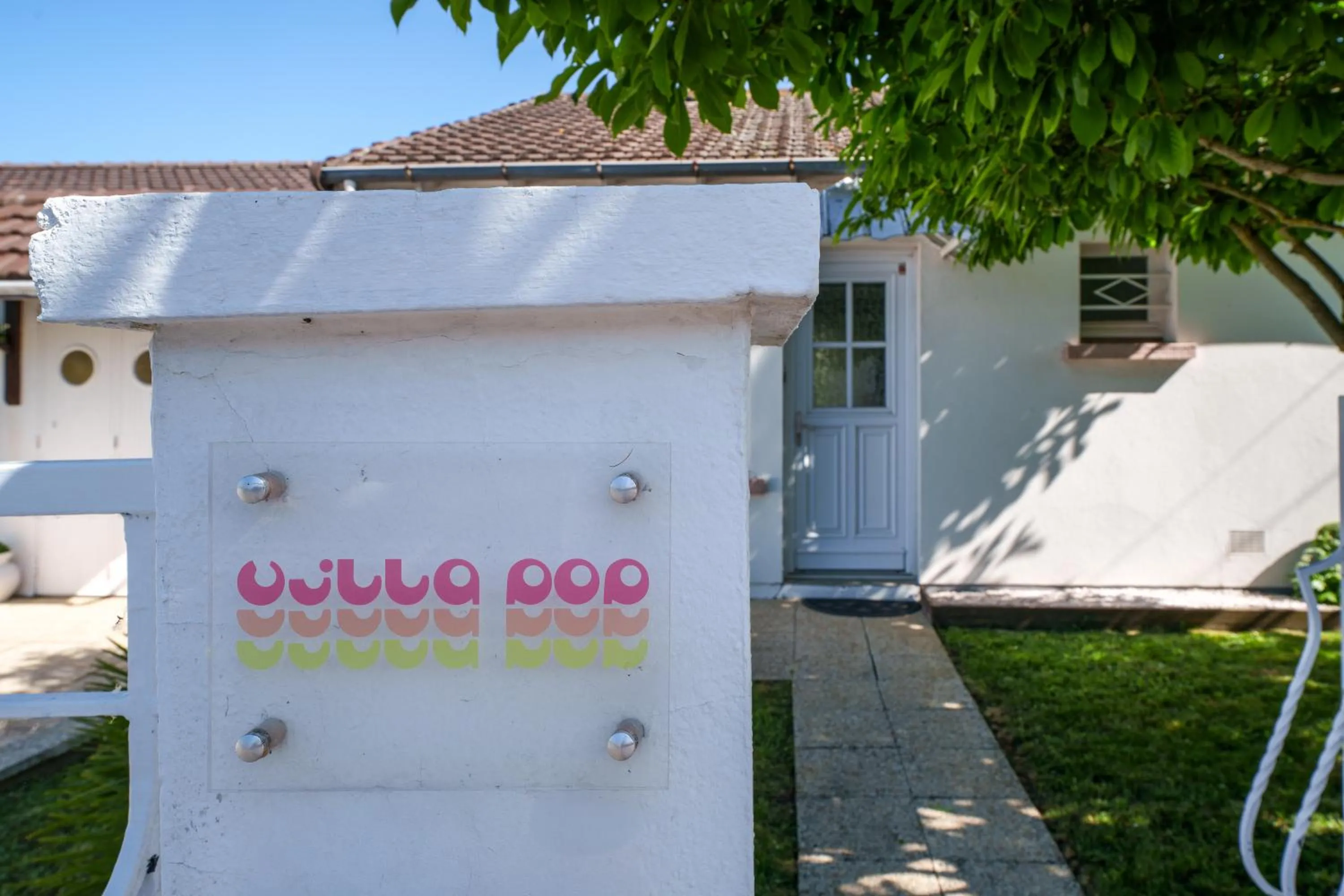 Property building in La Villa Pop