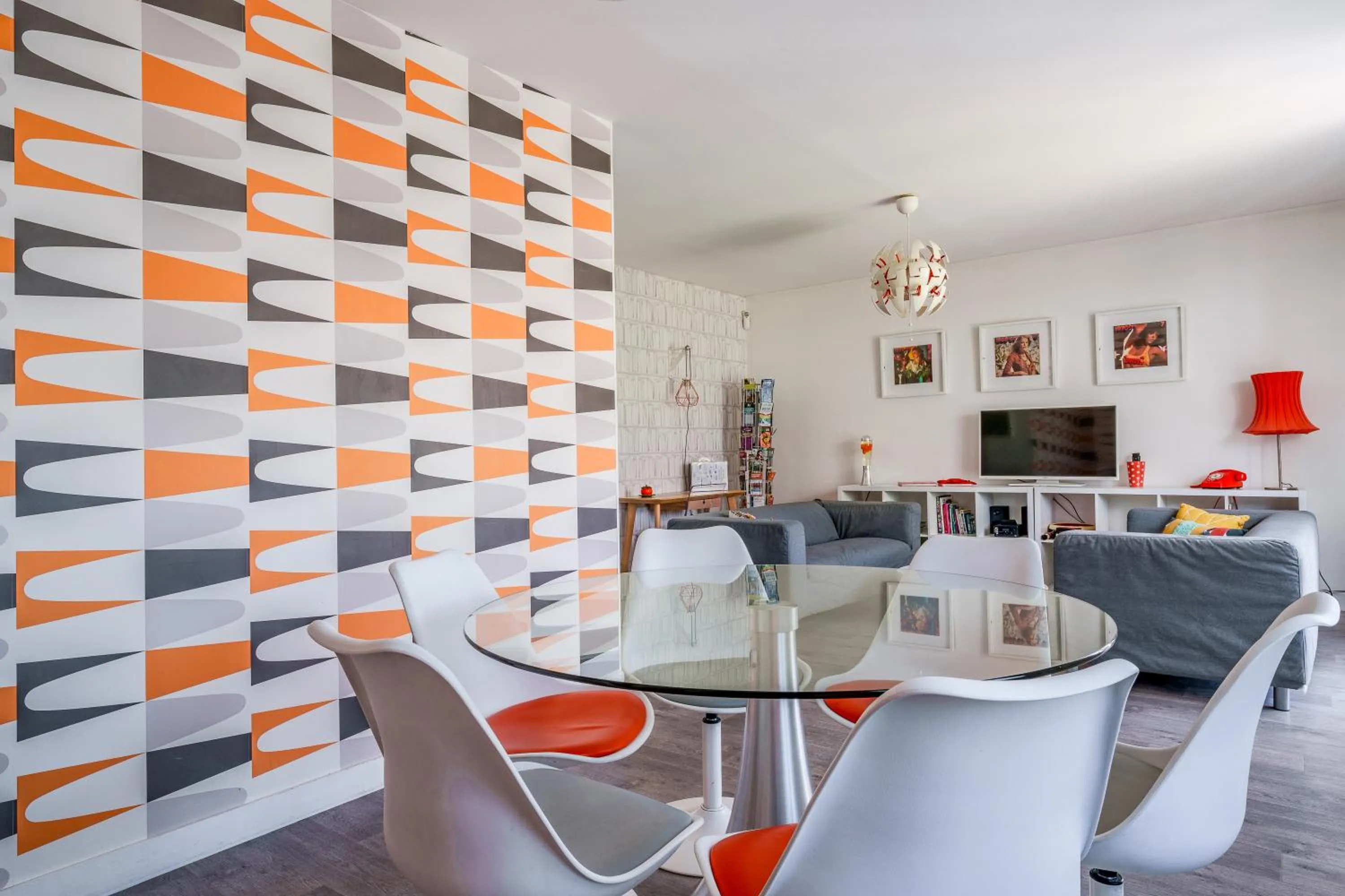 Communal lounge/ TV room in La Villa Pop
