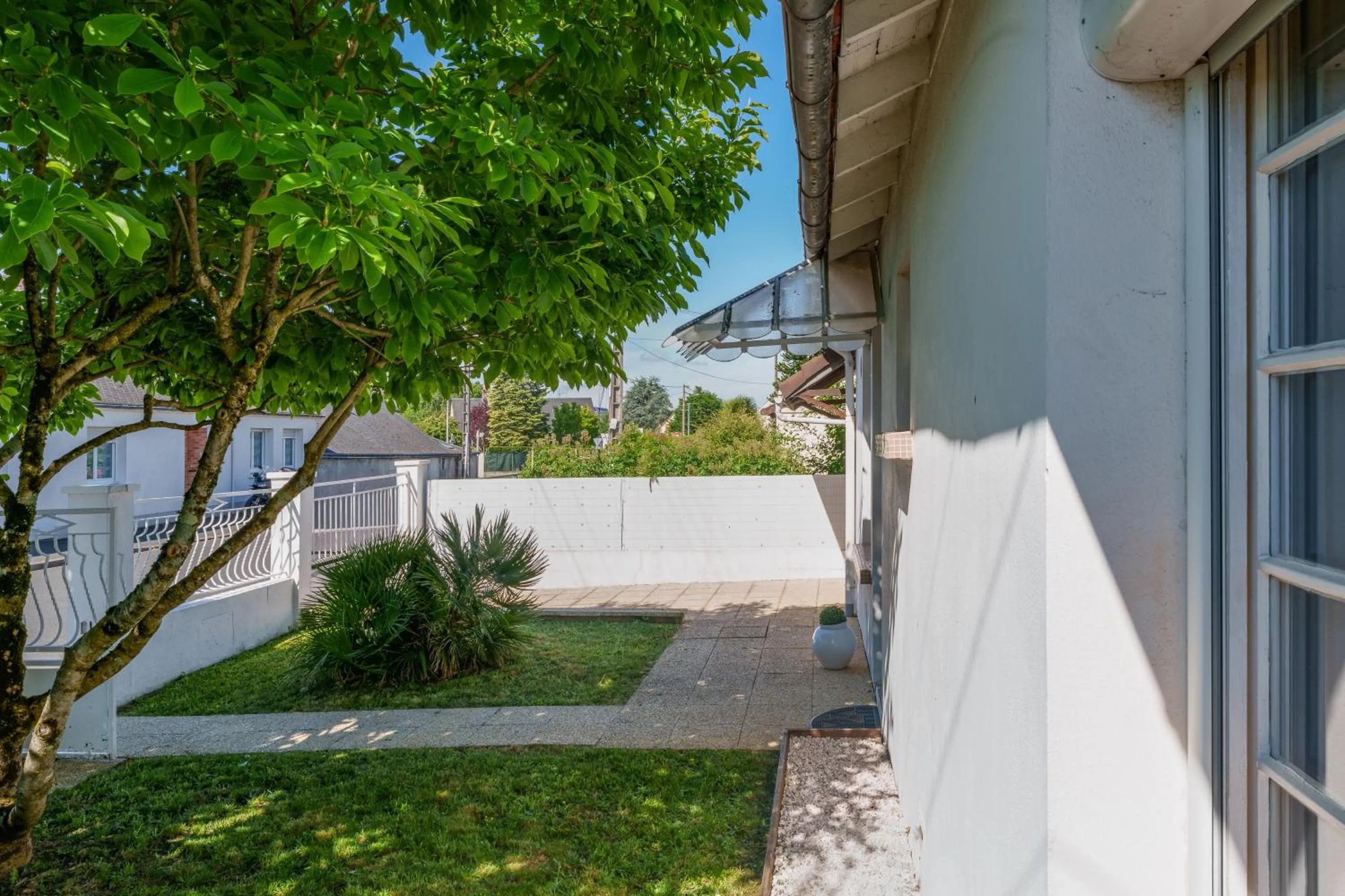 Property building in La Villa Pop