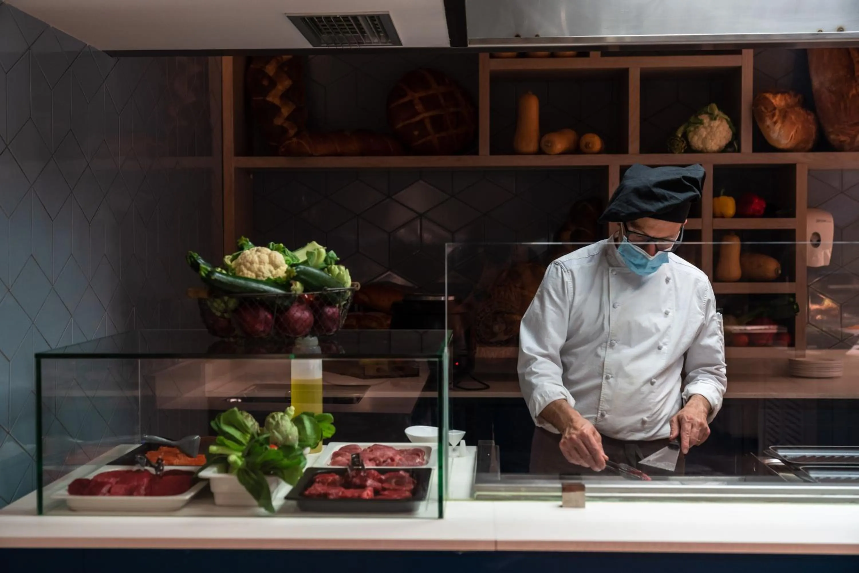 Restaurant/places to eat in Suites Plaza Hotel & Wellness