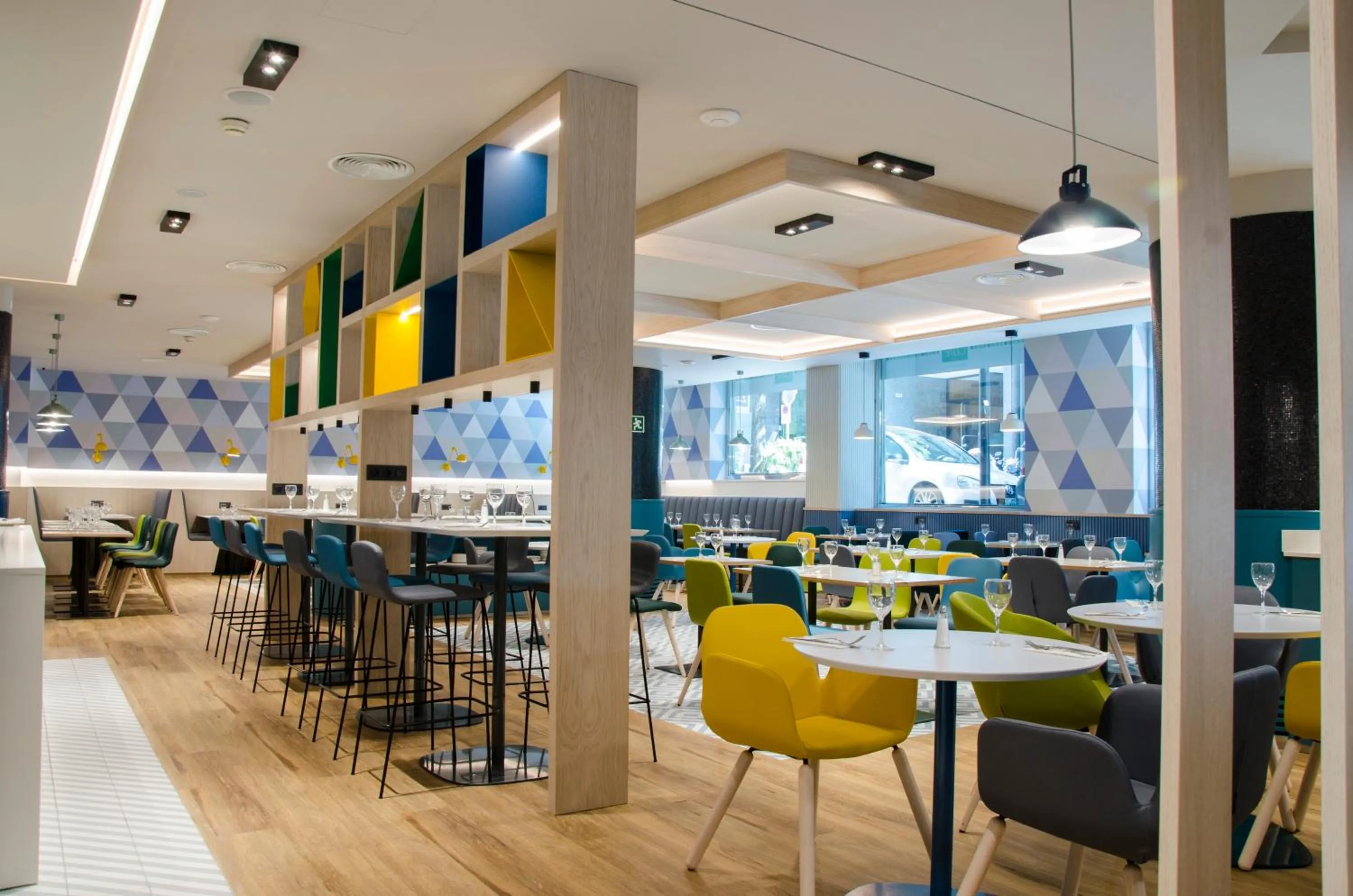 Restaurant/places to eat in Suites Plaza Hotel & Wellness