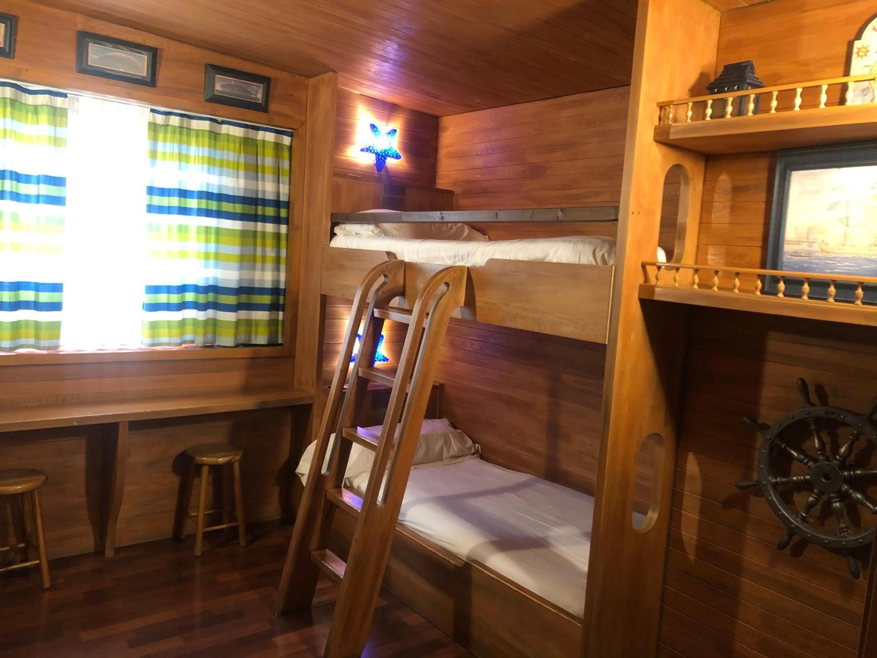 Bed in Suites Plaza Hotel & Wellness