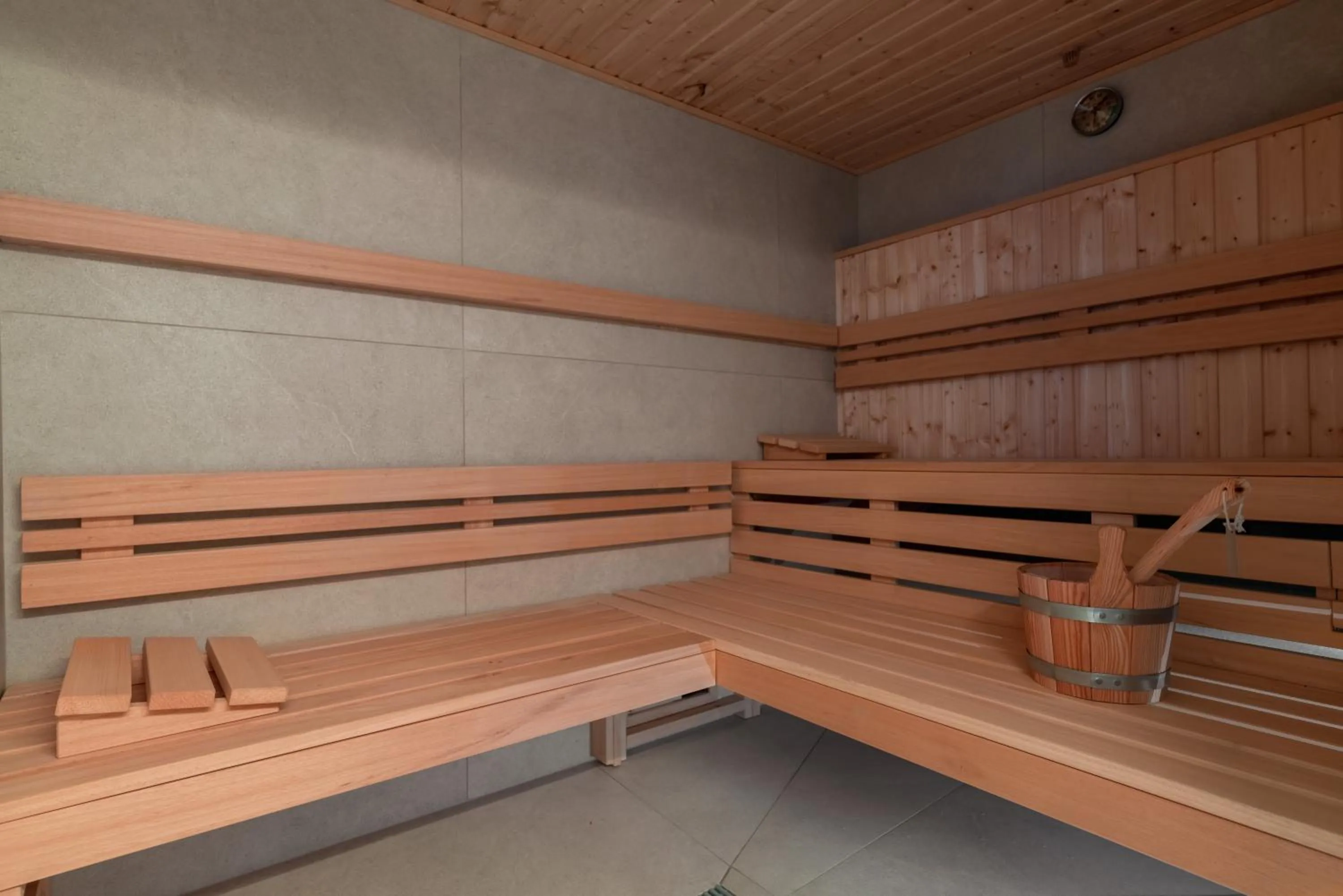 Spa and wellness centre/facilities in Suites Plaza Hotel & Wellness