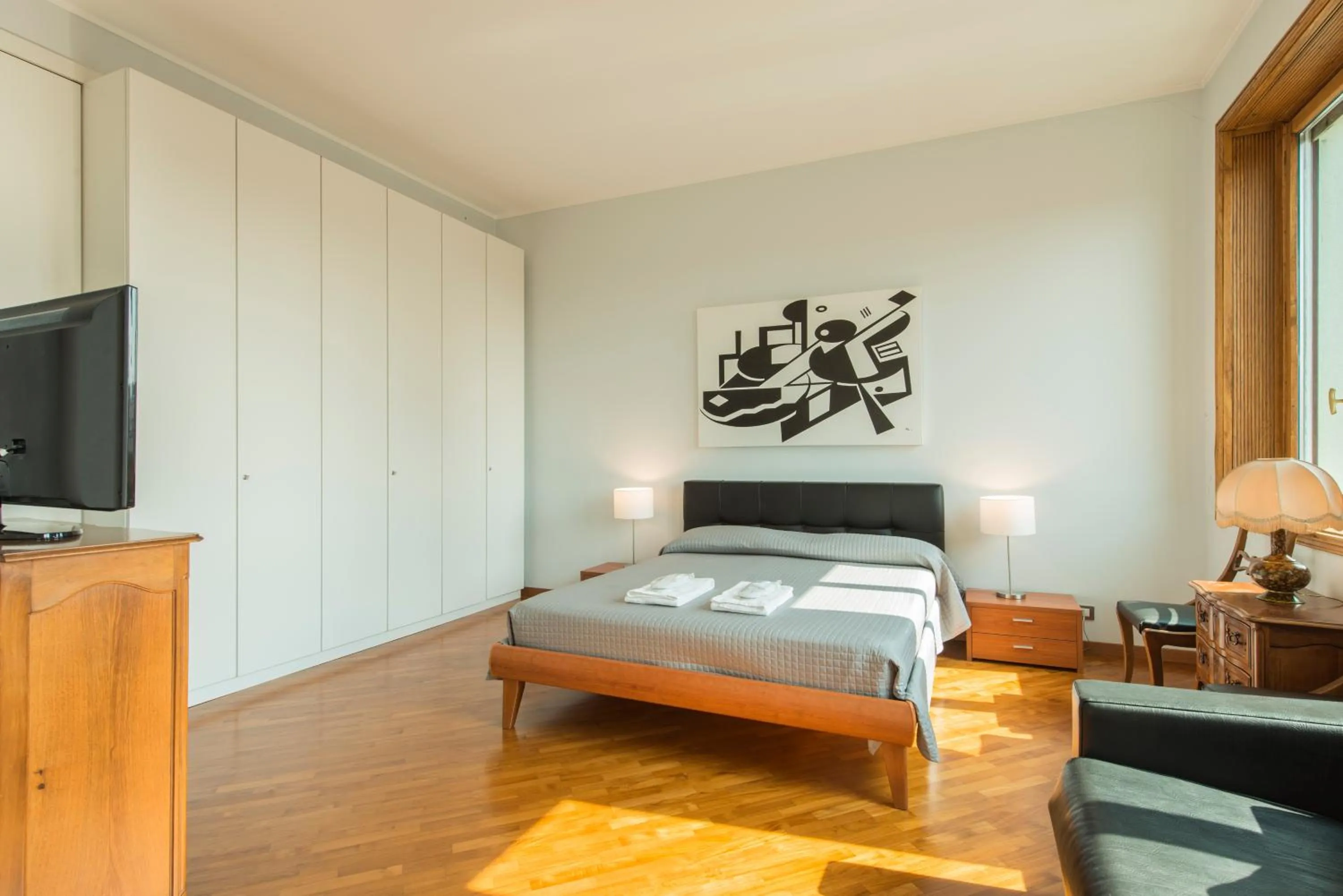 Bedroom, Bed in BnButler - Duomo Apartment - Galleria Unione