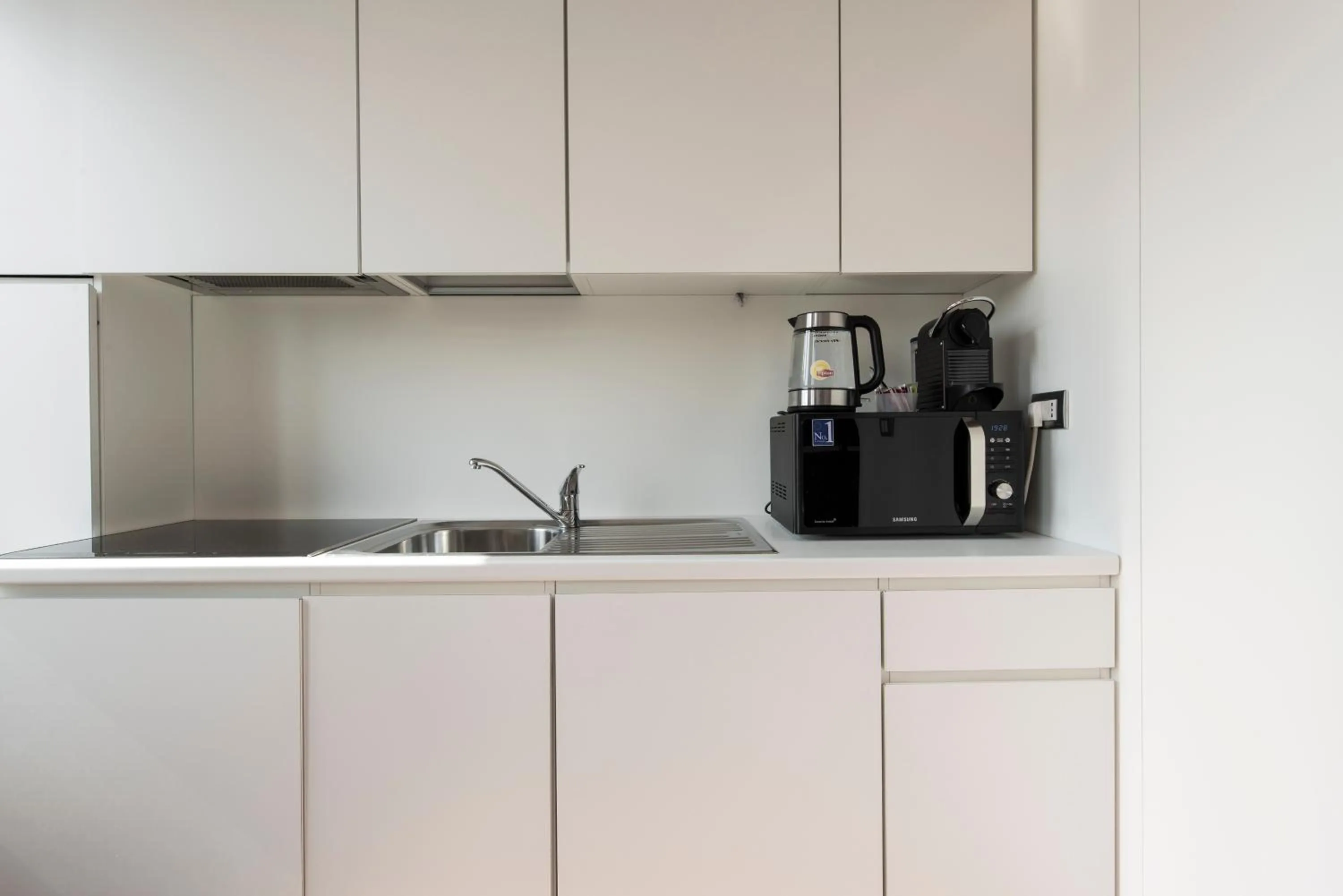 Coffee/tea facilities in BnButler - Duomo Apartment - Galleria Unione