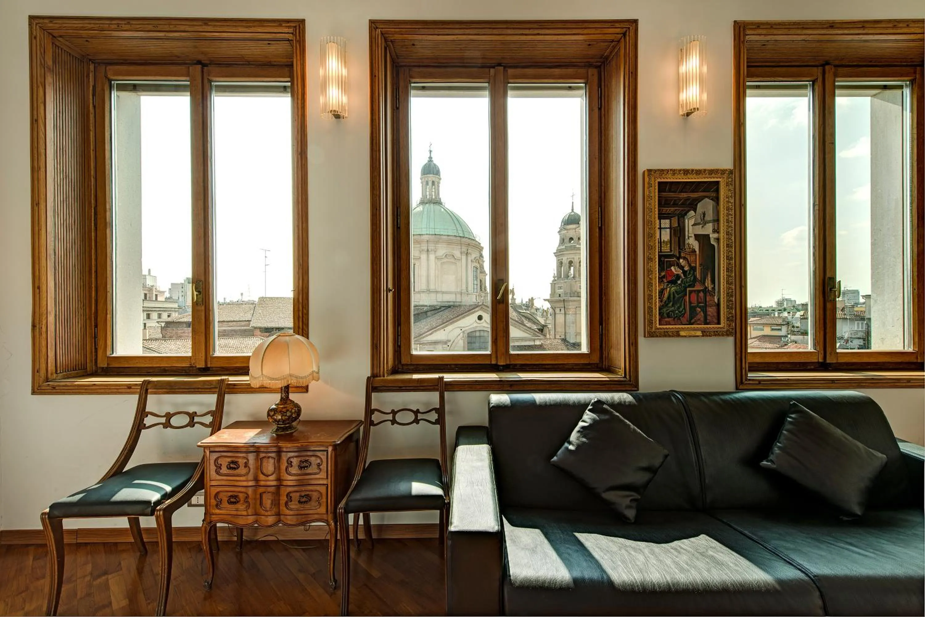 Living room in BnButler - Duomo Apartment - Galleria Unione
