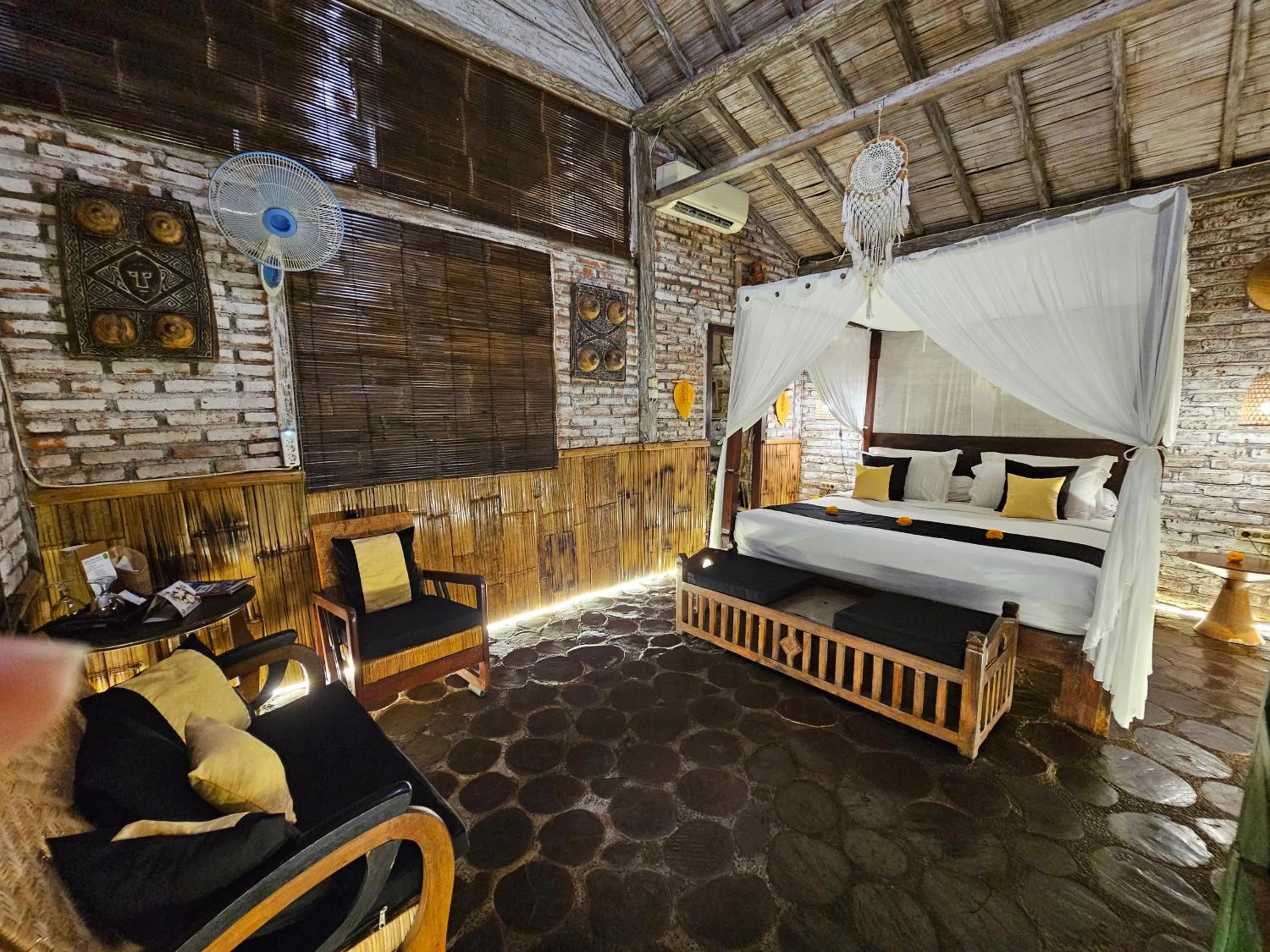 Bedroom, Bed in Santhiku Hotel & SPA