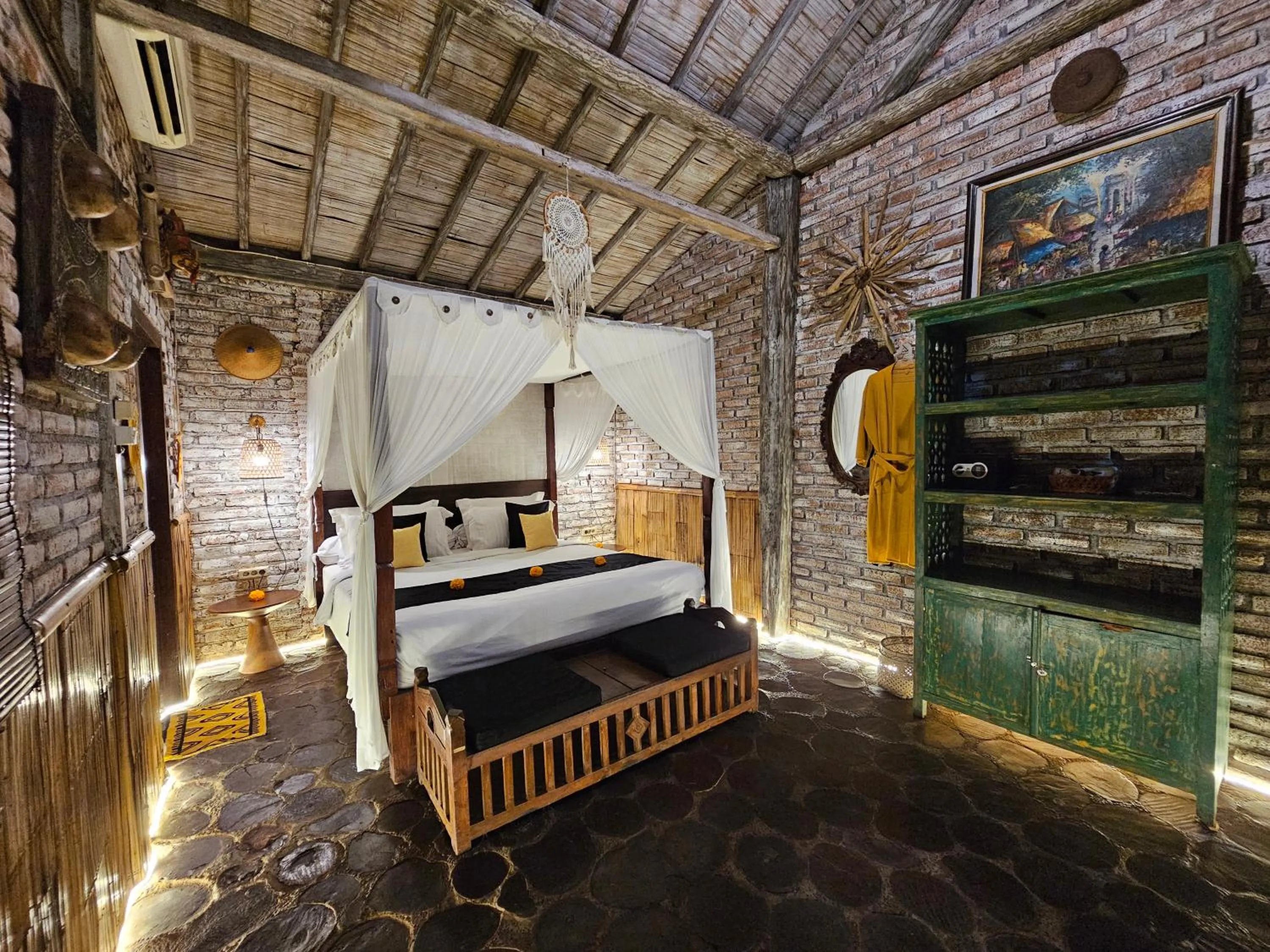 Bedroom, Bed in Santhiku Hotel & SPA