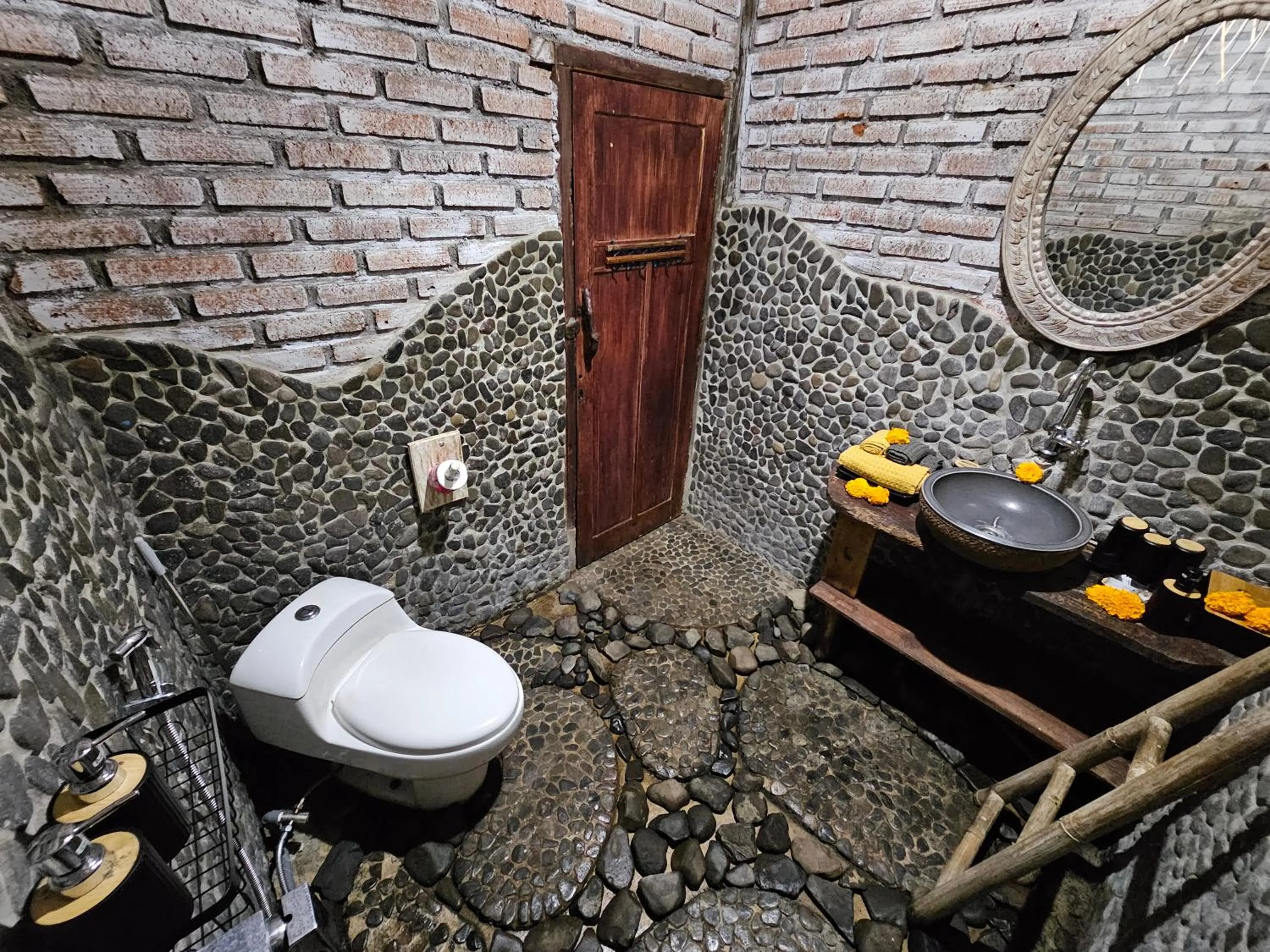 Bathroom in Santhiku Hotel & SPA