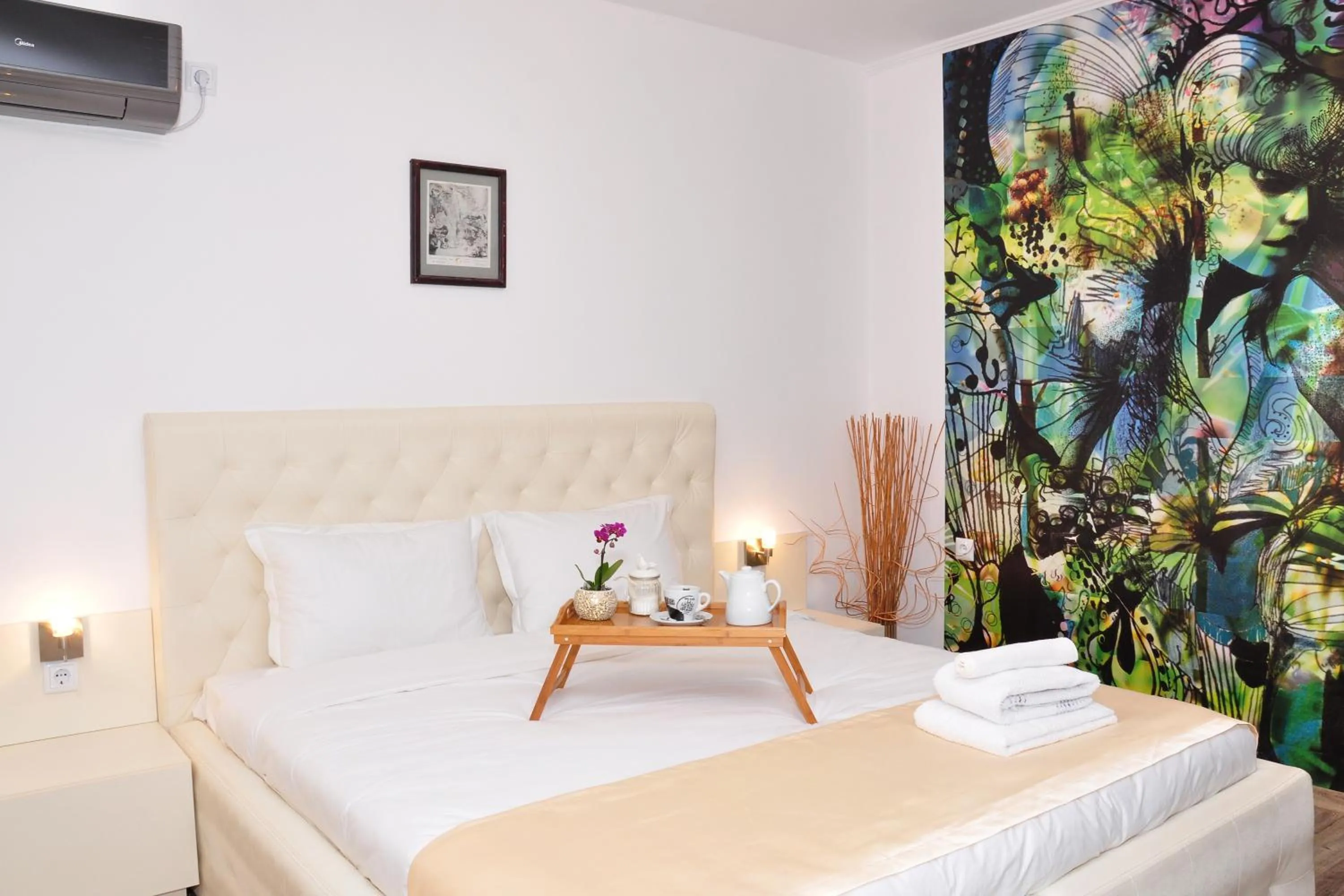 Bed in Lombardi Family Hotel