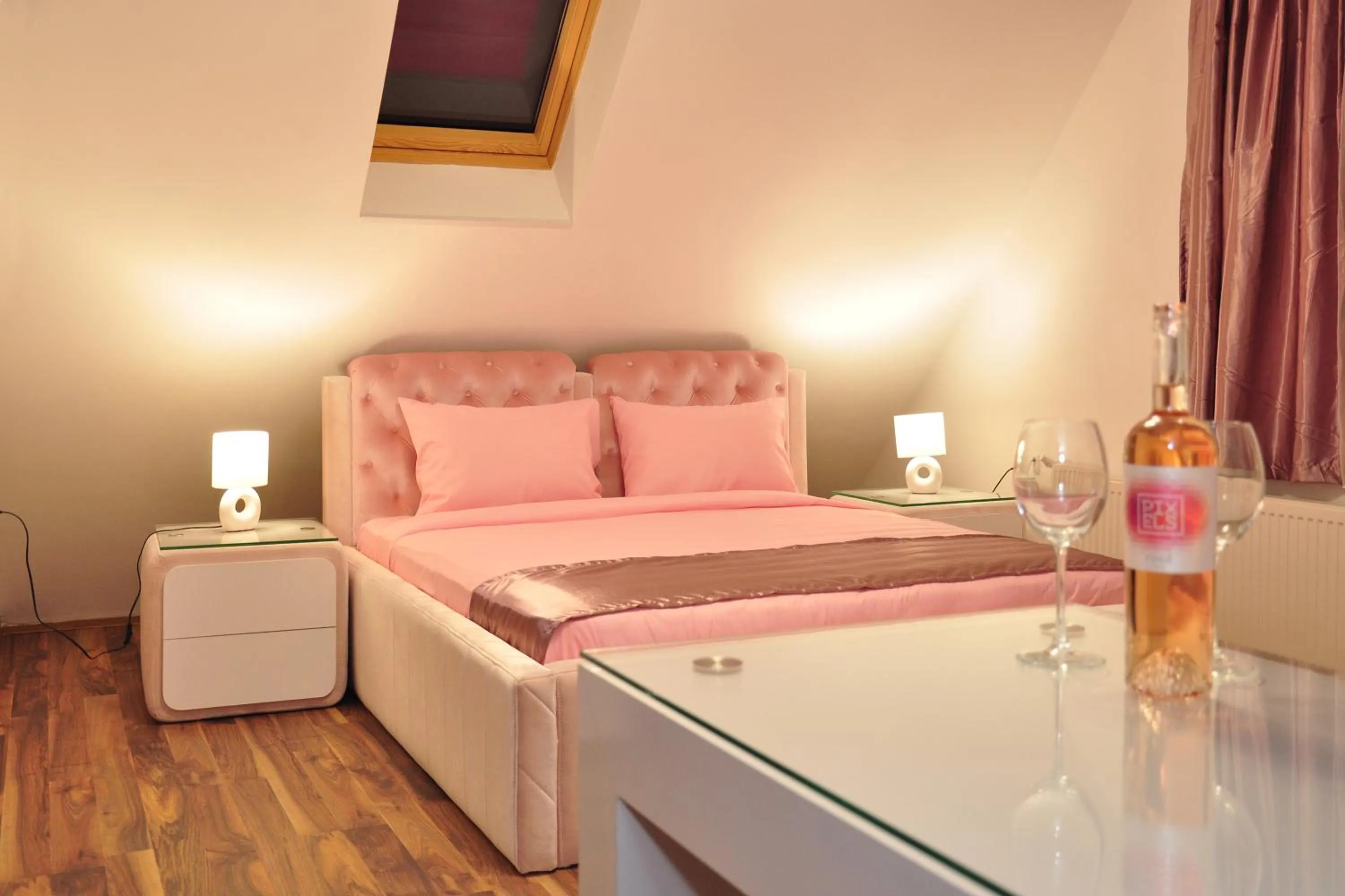 Bed in Lombardi Family Hotel