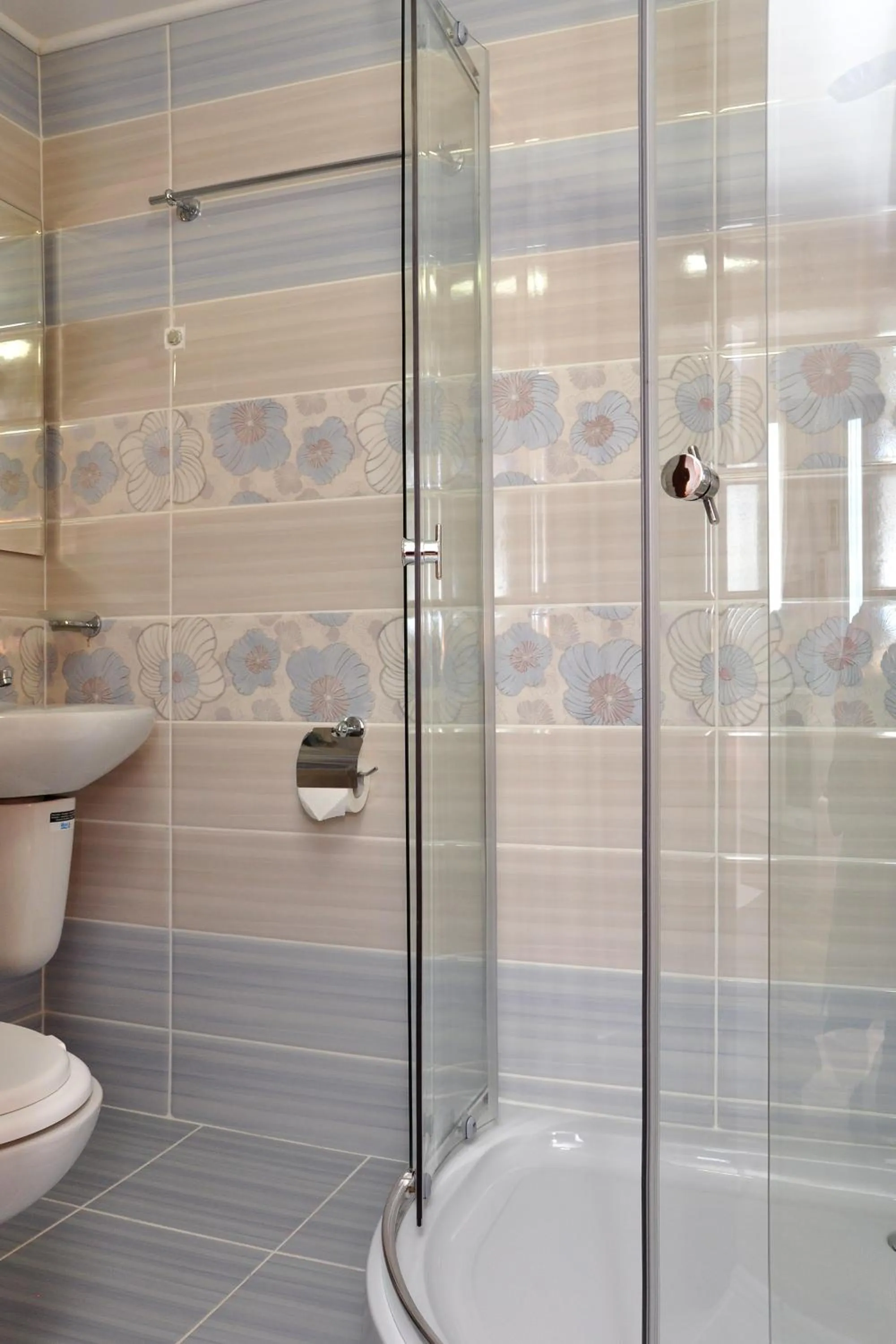 Bathroom in Lombardi Family Hotel