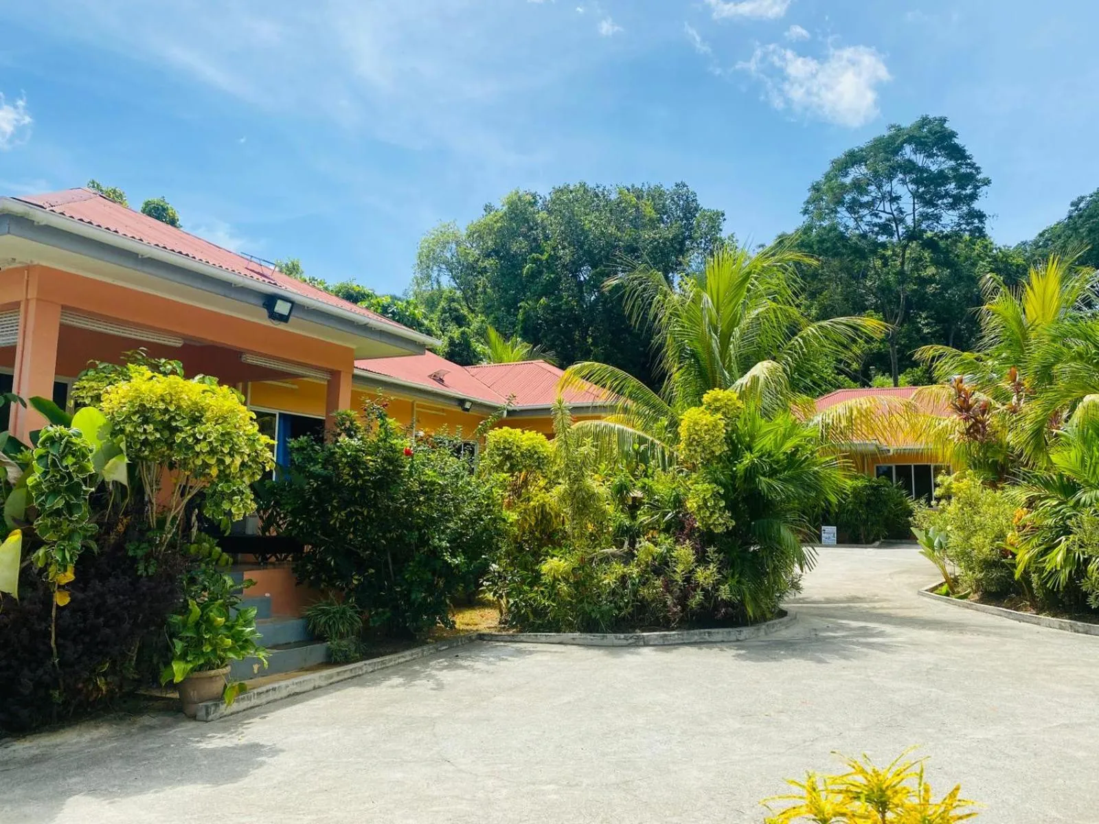 Garden in Alha Villa