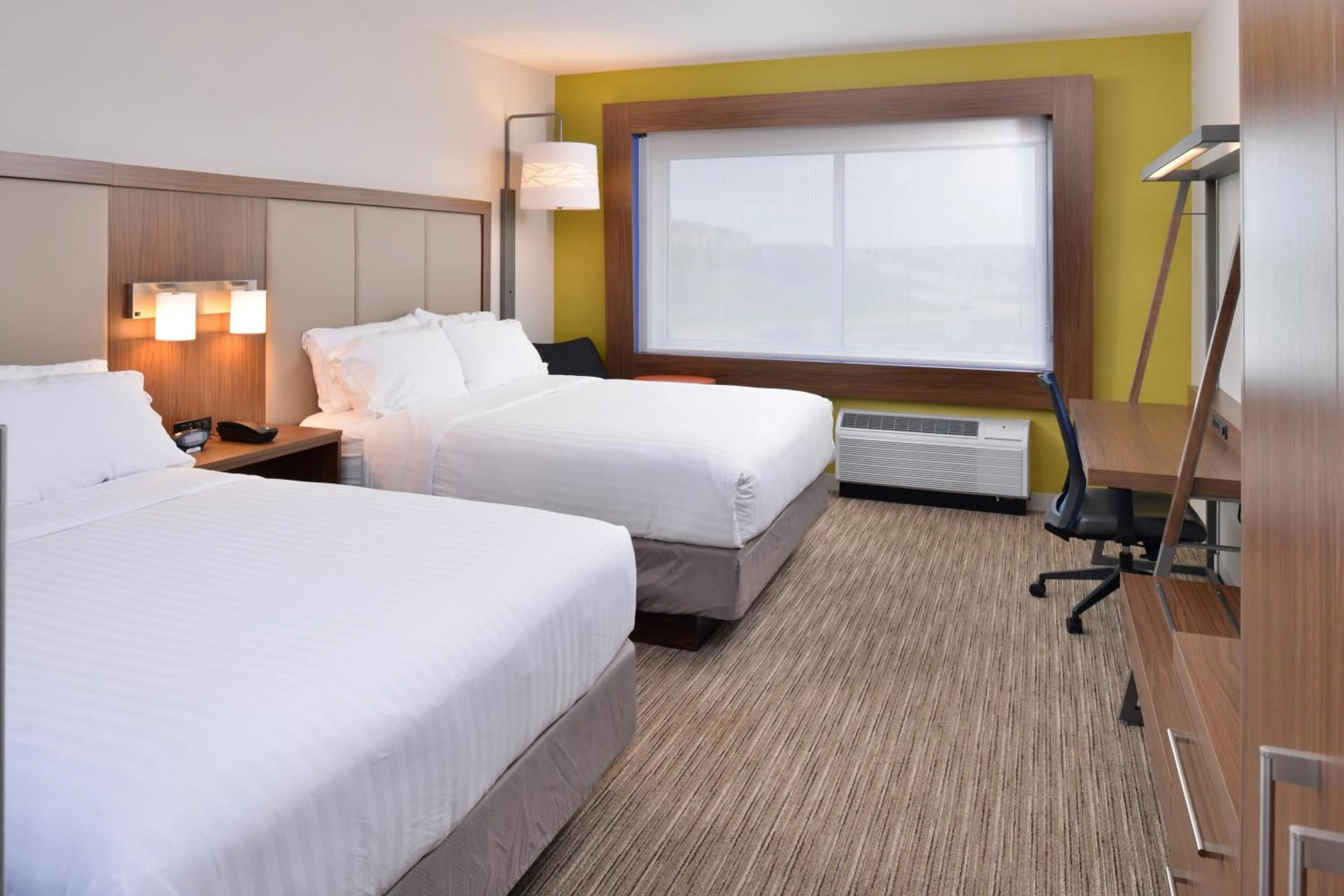 Photo of the whole room, Bed in Holiday Inn Express & Suites Madison by IHG