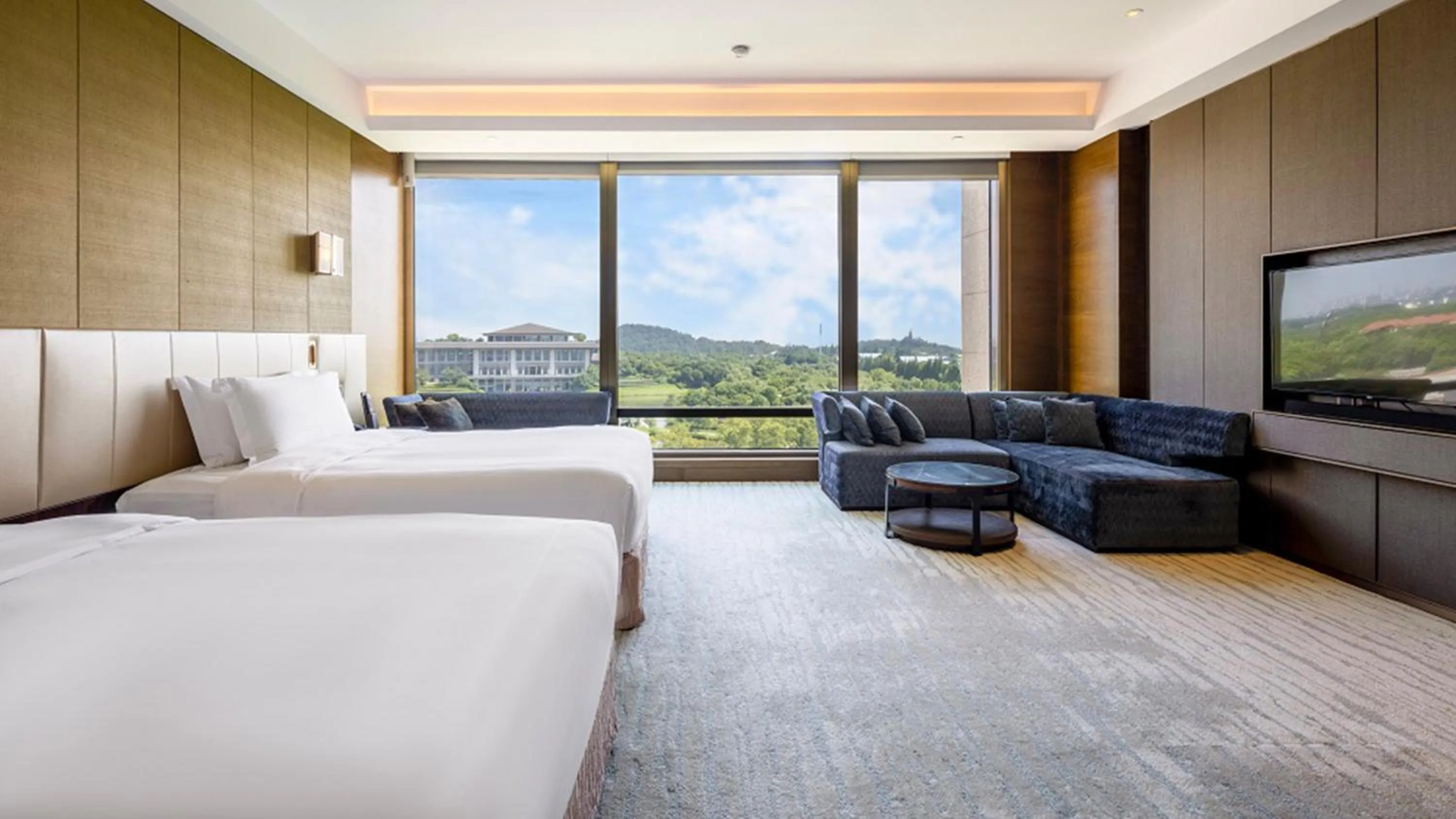 Photo of the whole room in InterContinental Nantong by IHG-Best view of yangtze