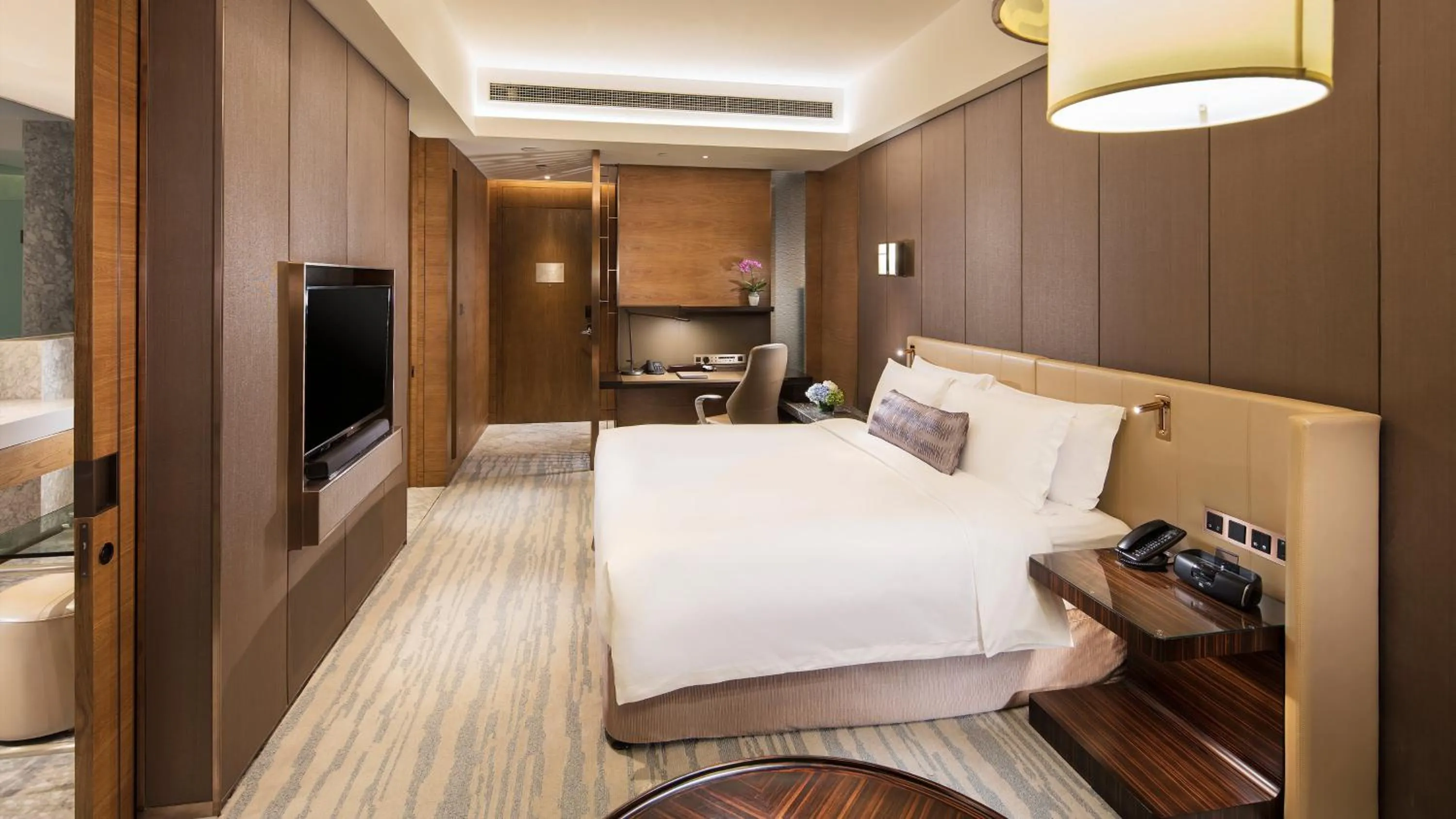 Photo of the whole room, Bed in InterContinental Nantong by IHG-Best view of yangtze
