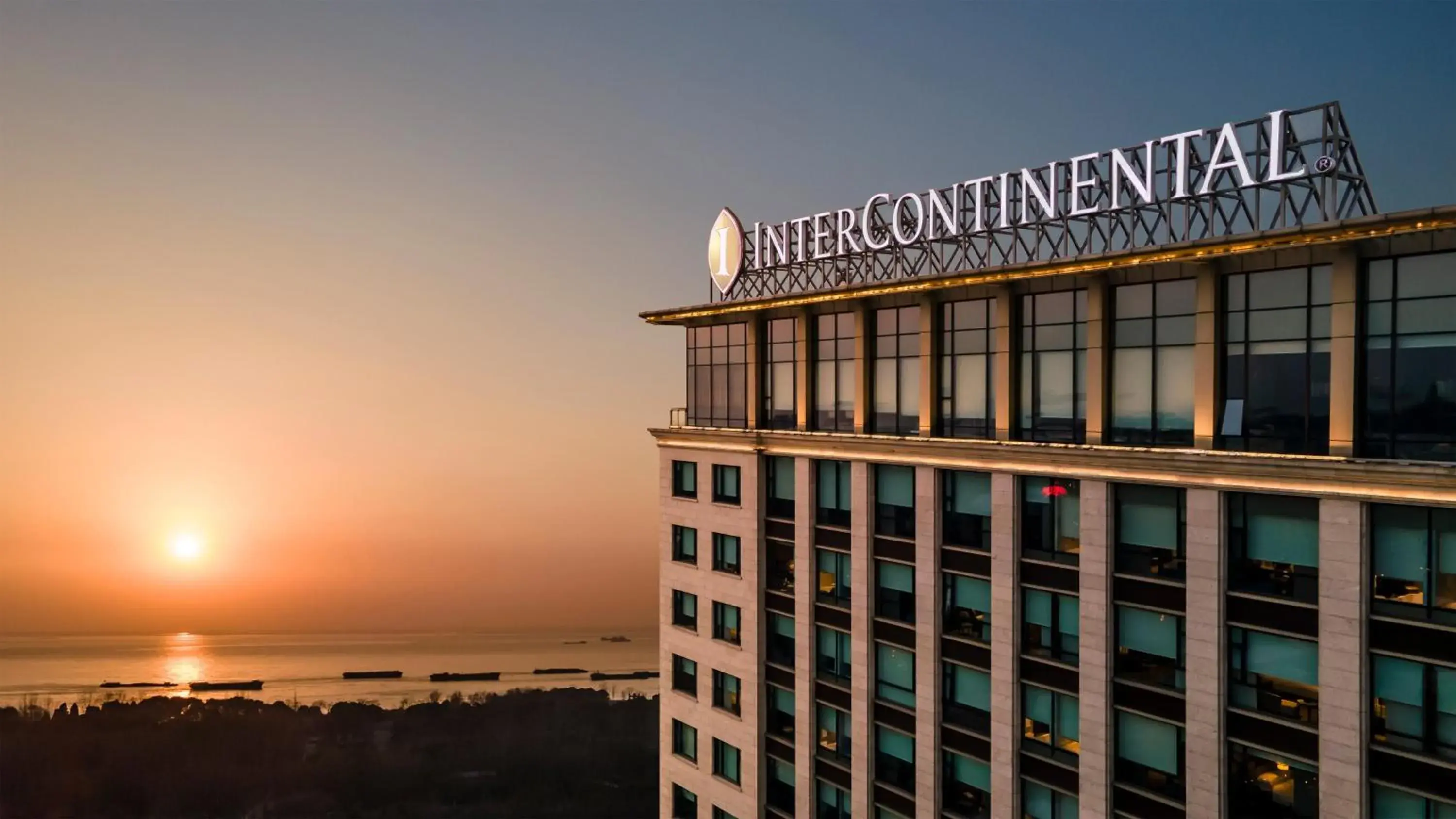 Property building in InterContinental Nantong by IHG-Best view of yangtze Property building in InterContinental Nantong by IHG-Best view of yangtze