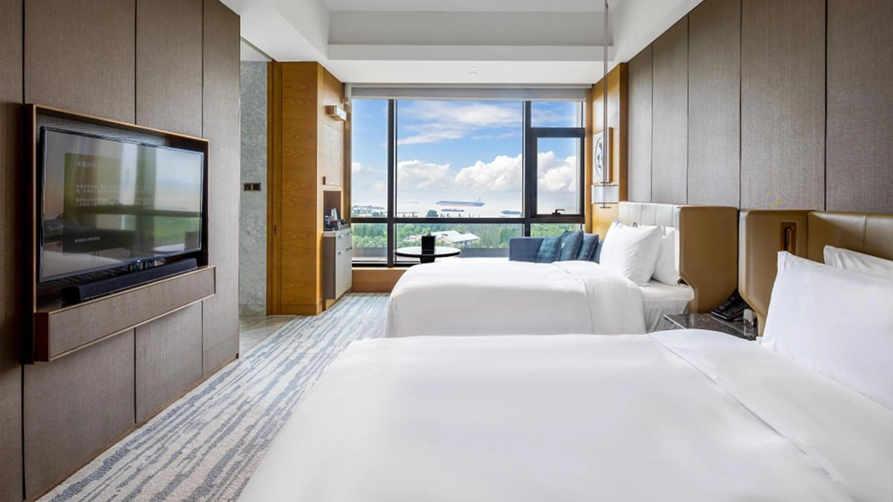 Photo of the whole room, Bed in InterContinental Nantong by IHG-Best view of yangtze